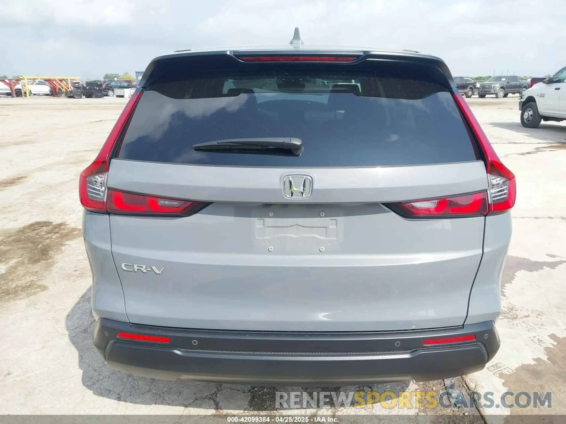 16 Photograph of a damaged car 2HKRS3H74RH318160 HONDA CR-V 2024