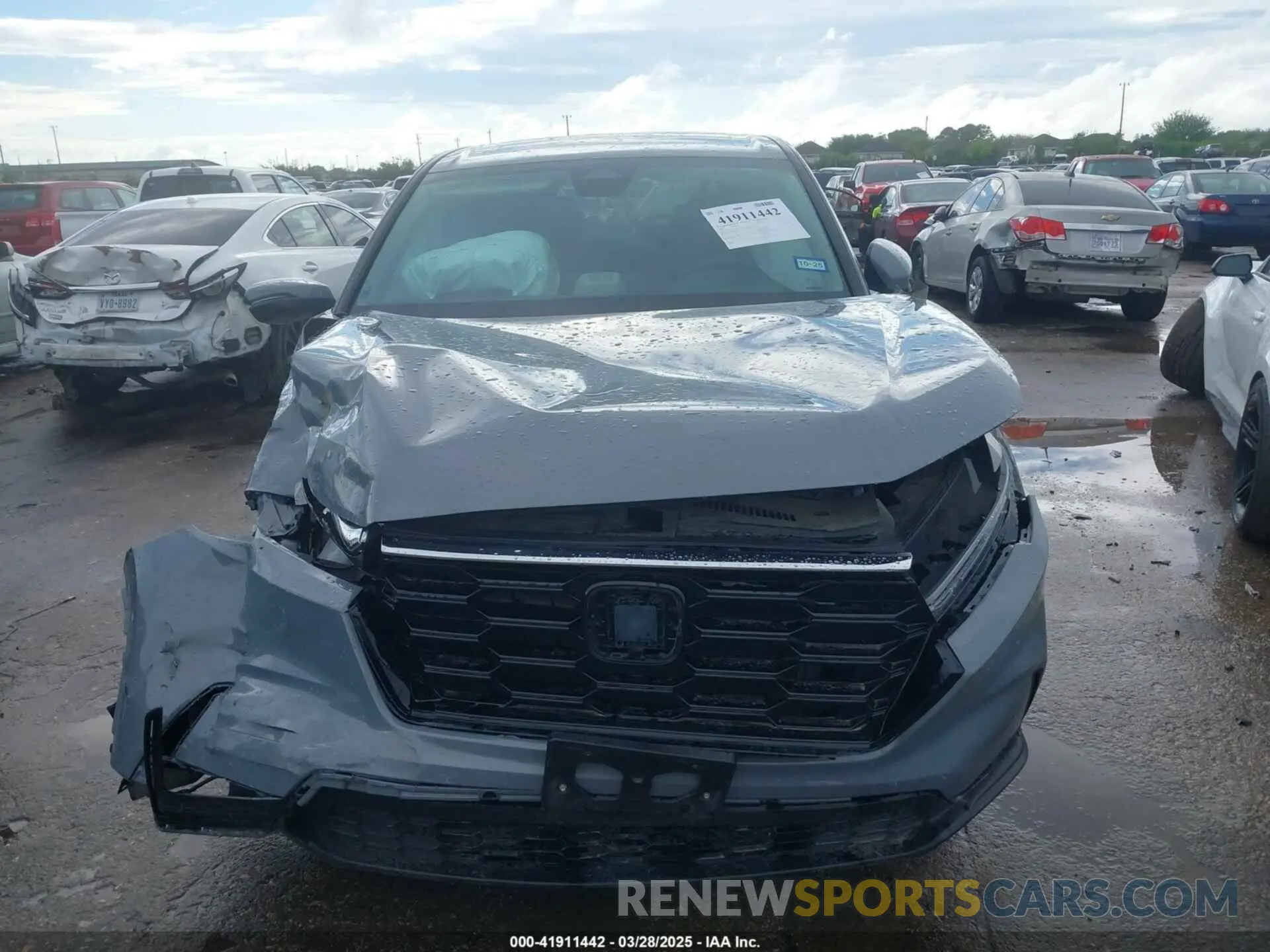 12 Photograph of a damaged car 2HKRS3H75RH312738 HONDA CR-V 2024