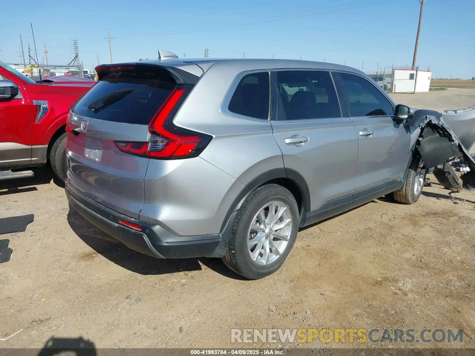 4 Photograph of a damaged car 2HKRS3H75RH329037 HONDA CR-V 2024