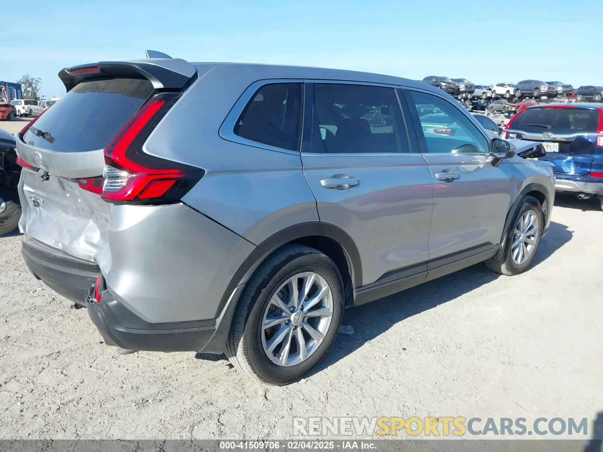 4 Photograph of a damaged car 2HKRS3H76RH309556 HONDA CR-V 2024