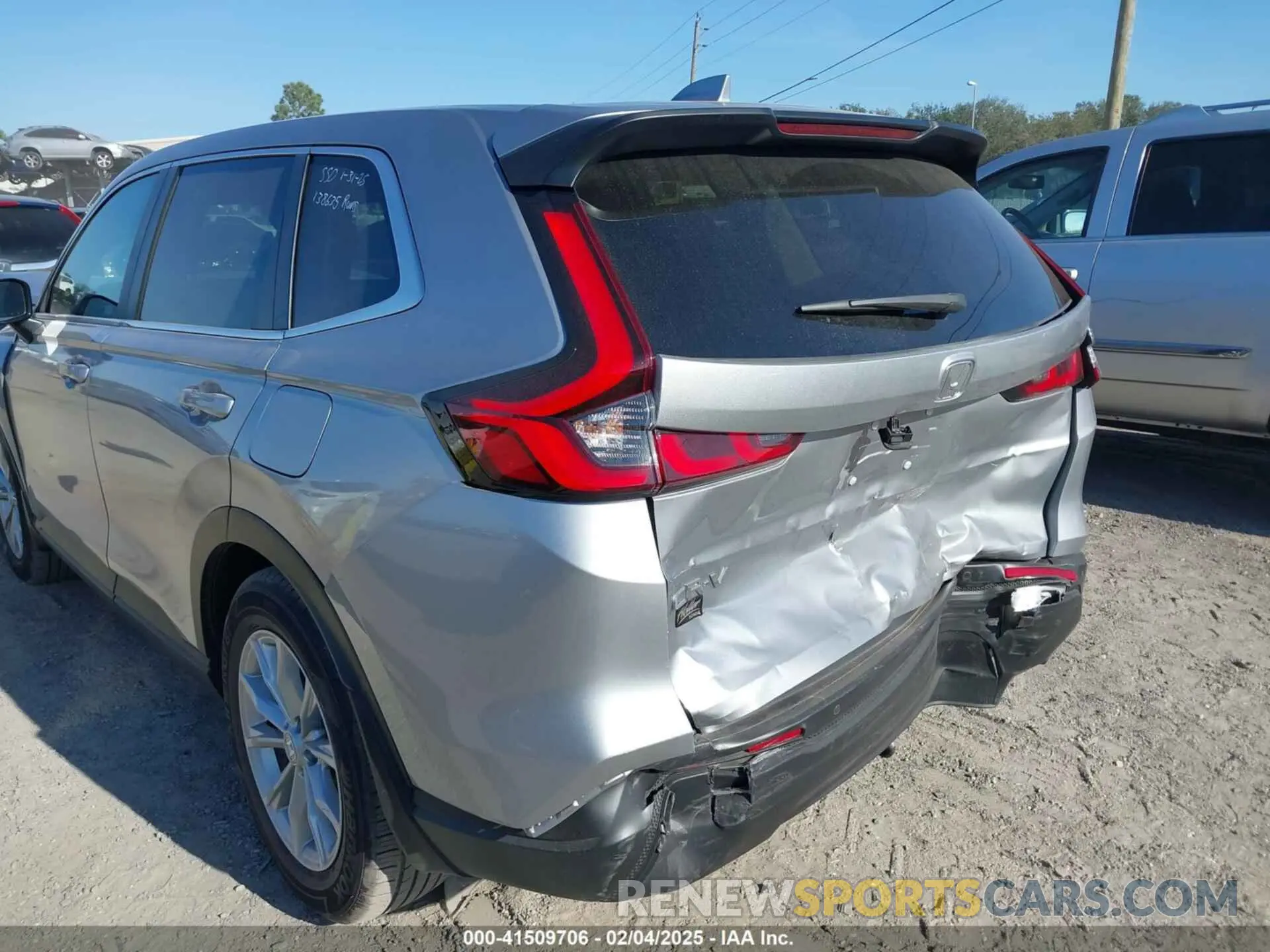 6 Photograph of a damaged car 2HKRS3H76RH309556 HONDA CR-V 2024