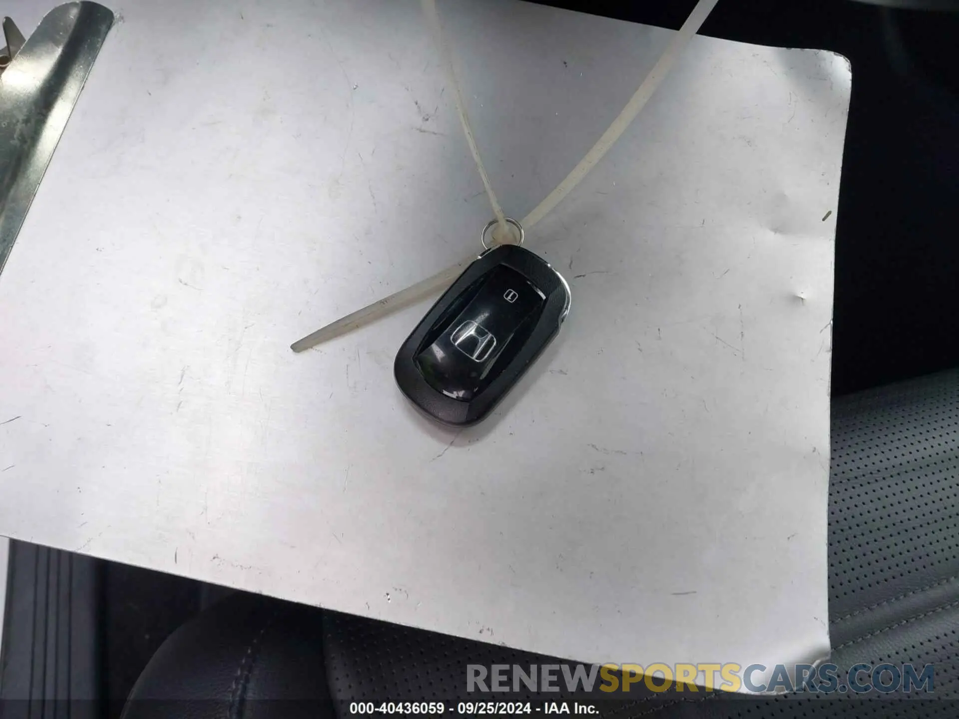11 Photograph of a damaged car 2HKRS3H76RH322677 HONDA CR-V 2024