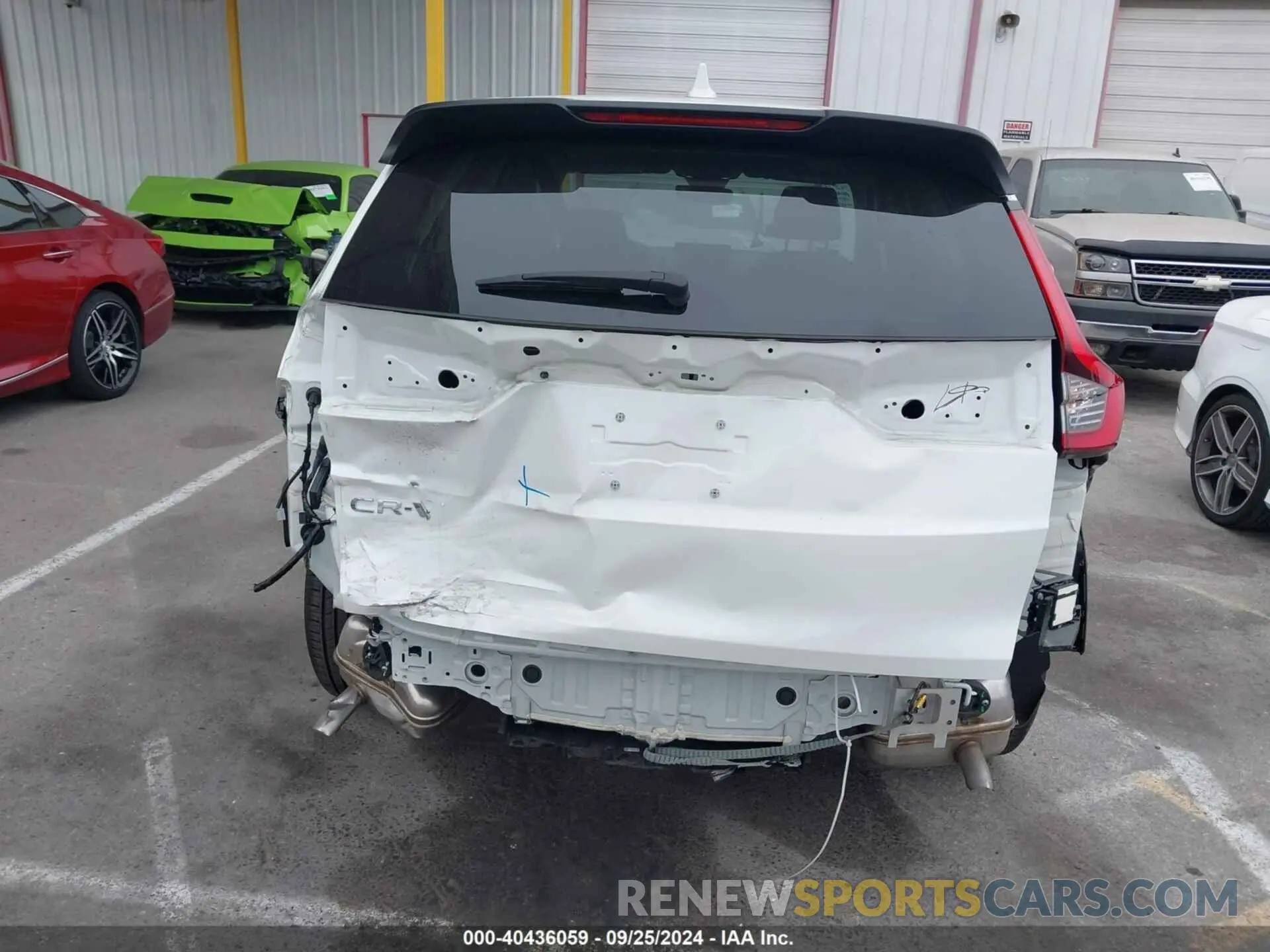17 Photograph of a damaged car 2HKRS3H76RH322677 HONDA CR-V 2024