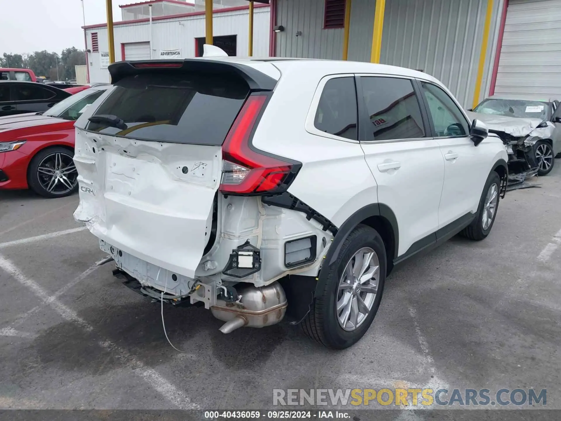 4 Photograph of a damaged car 2HKRS3H76RH322677 HONDA CR-V 2024