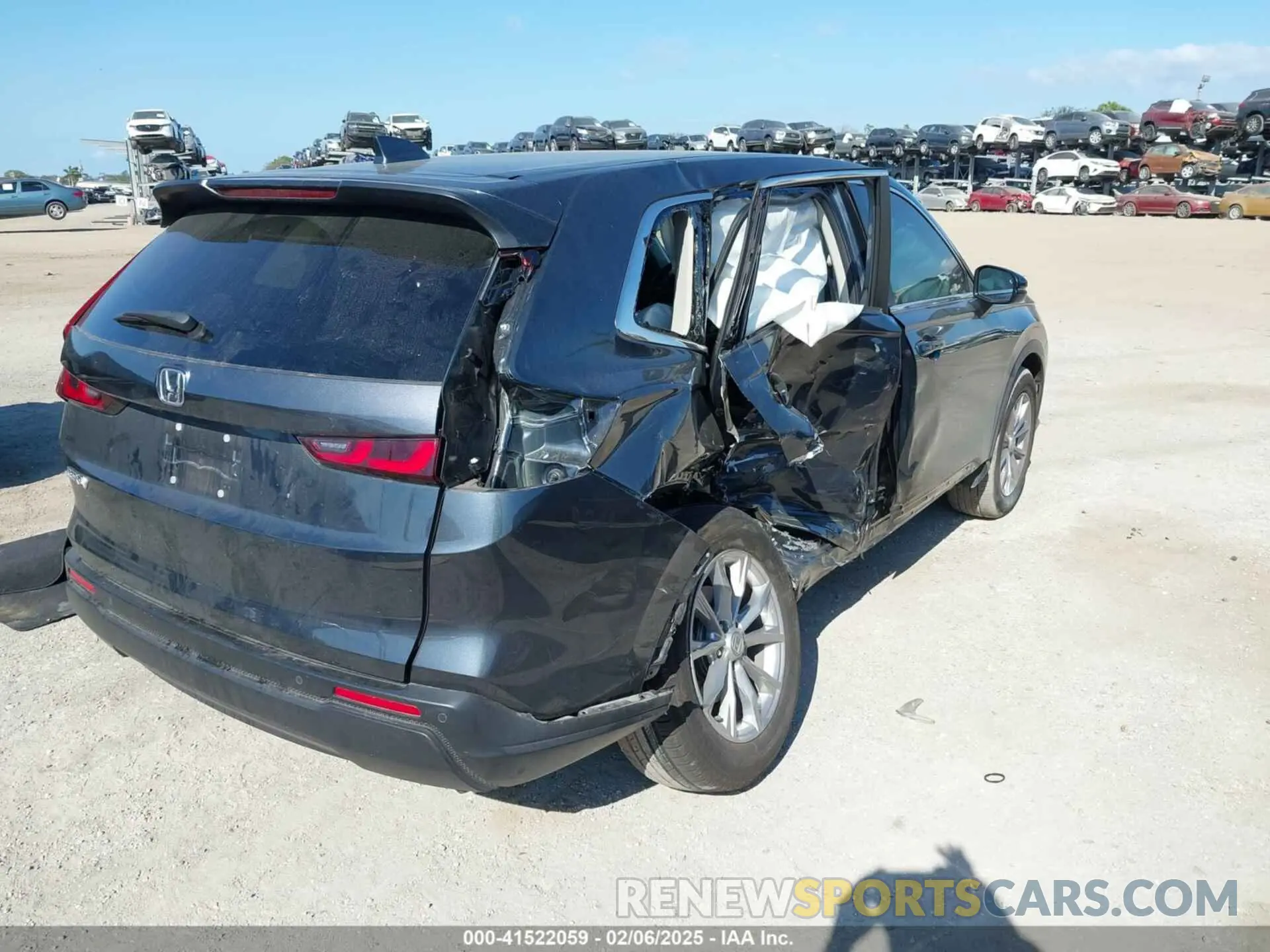 4 Photograph of a damaged car 2HKRS3H77RH335731 HONDA CR-V 2024
