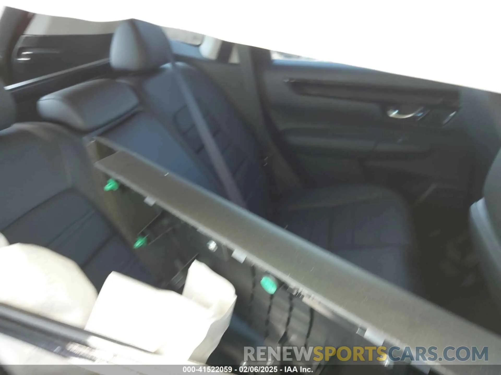 8 Photograph of a damaged car 2HKRS3H77RH335731 HONDA CR-V 2024