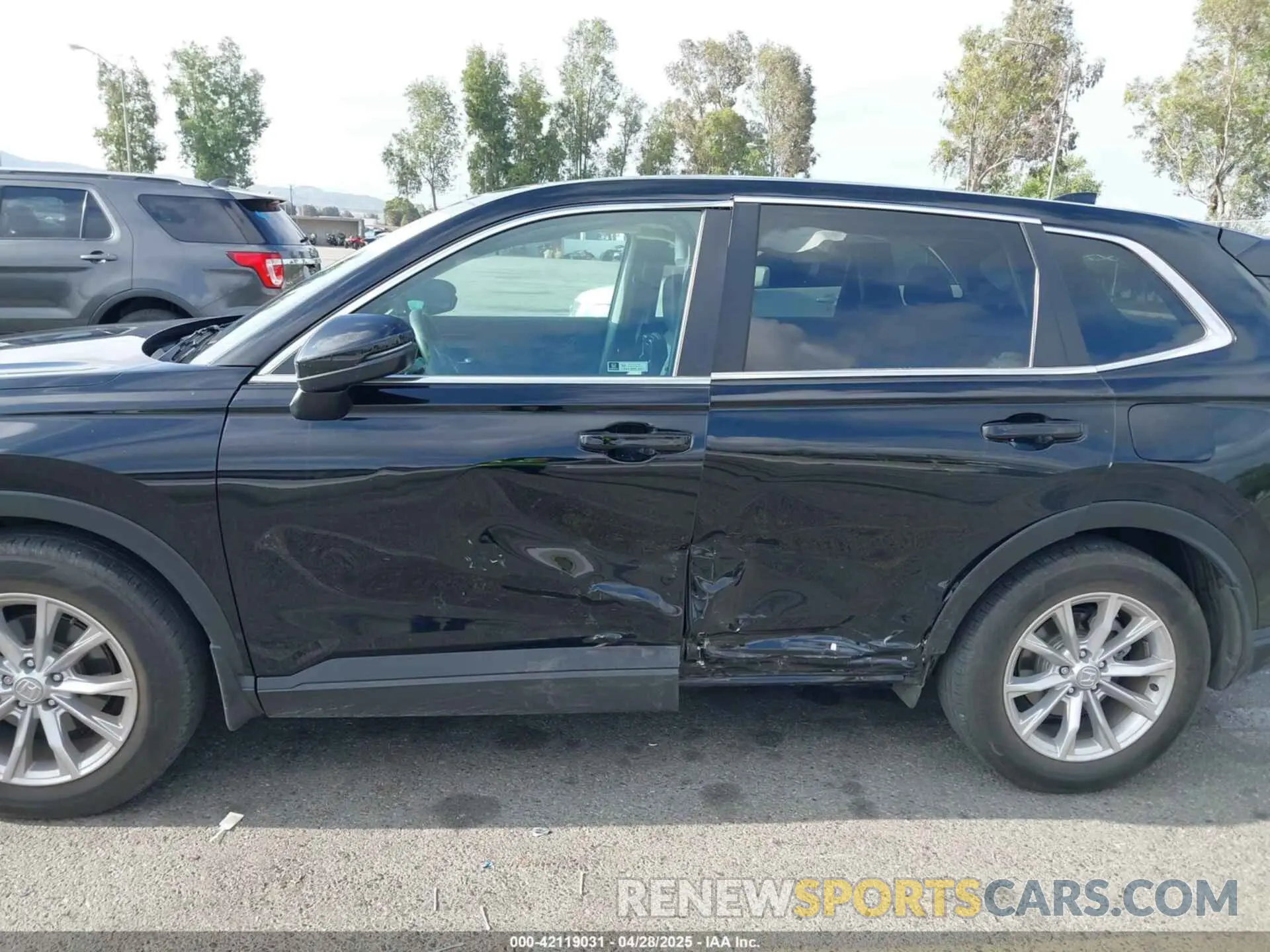 6 Photograph of a damaged car 2HKRS3H78RH305475 HONDA CR-V 2024