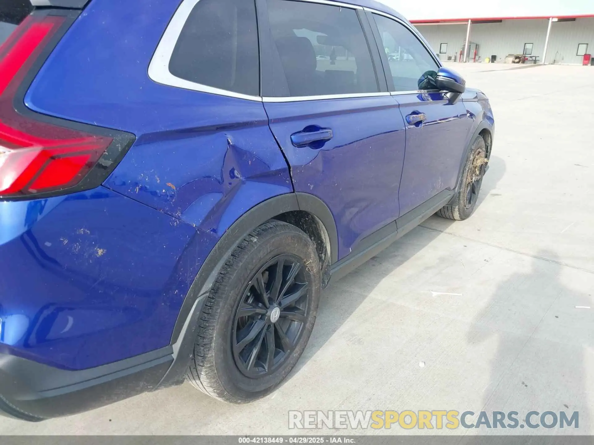 18 Photograph of a damaged car 2HKRS3H78RH329307 HONDA CR-V 2024