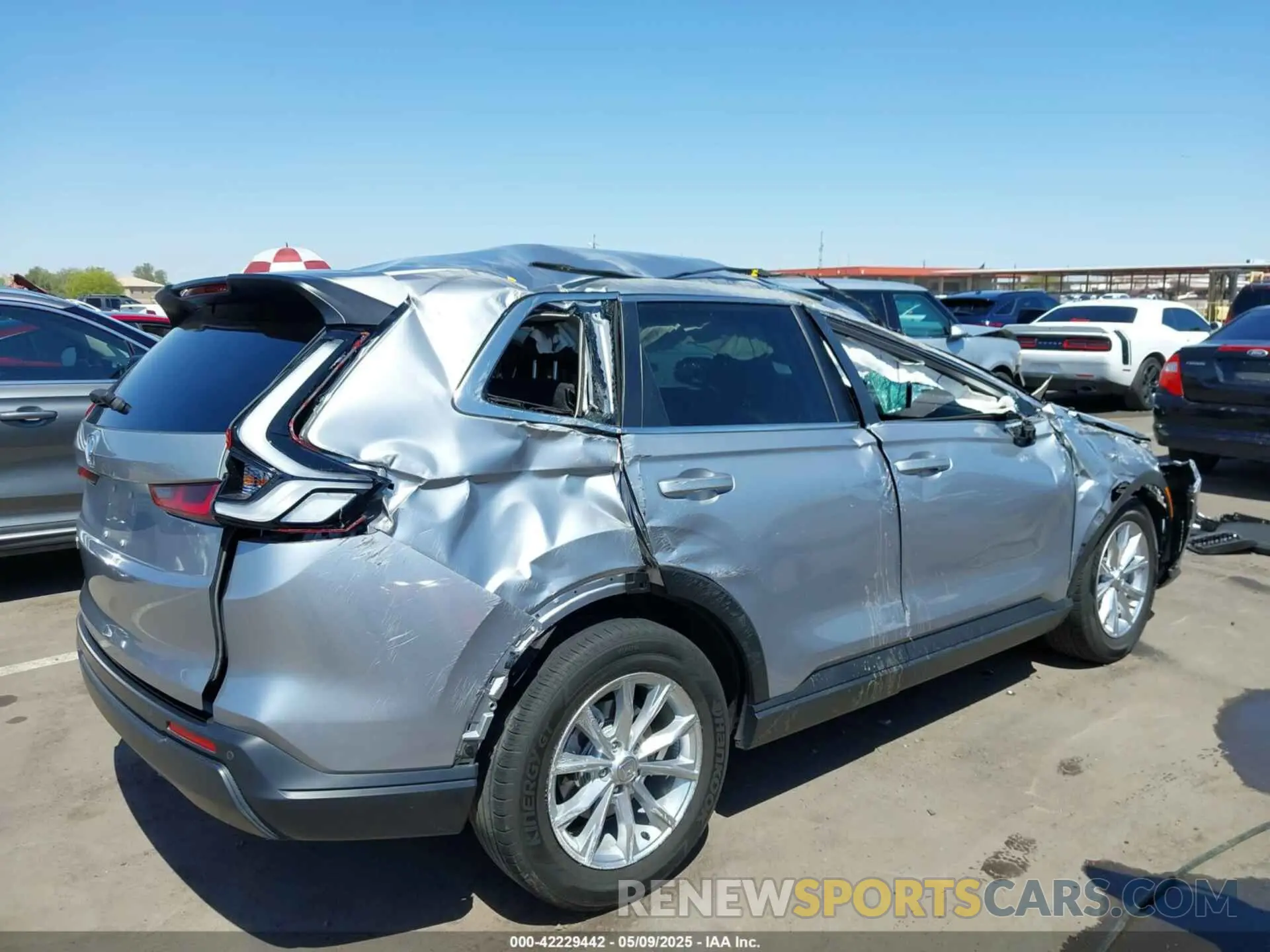 4 Photograph of a damaged car 2HKRS3H79RH308885 HONDA CR-V 2024