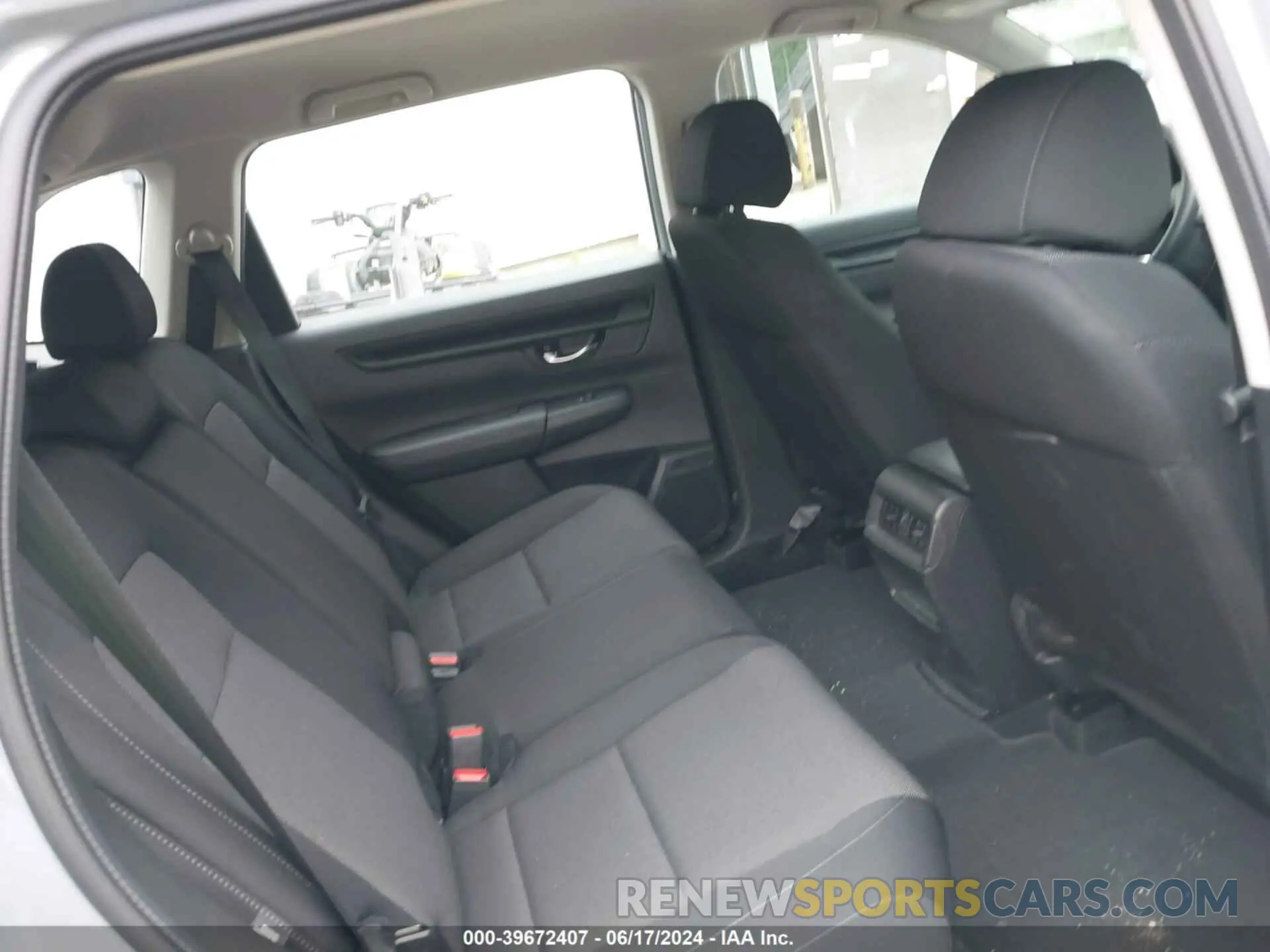8 Photograph of a damaged car 2HKRS4H20RH436605 HONDA CR-V 2024