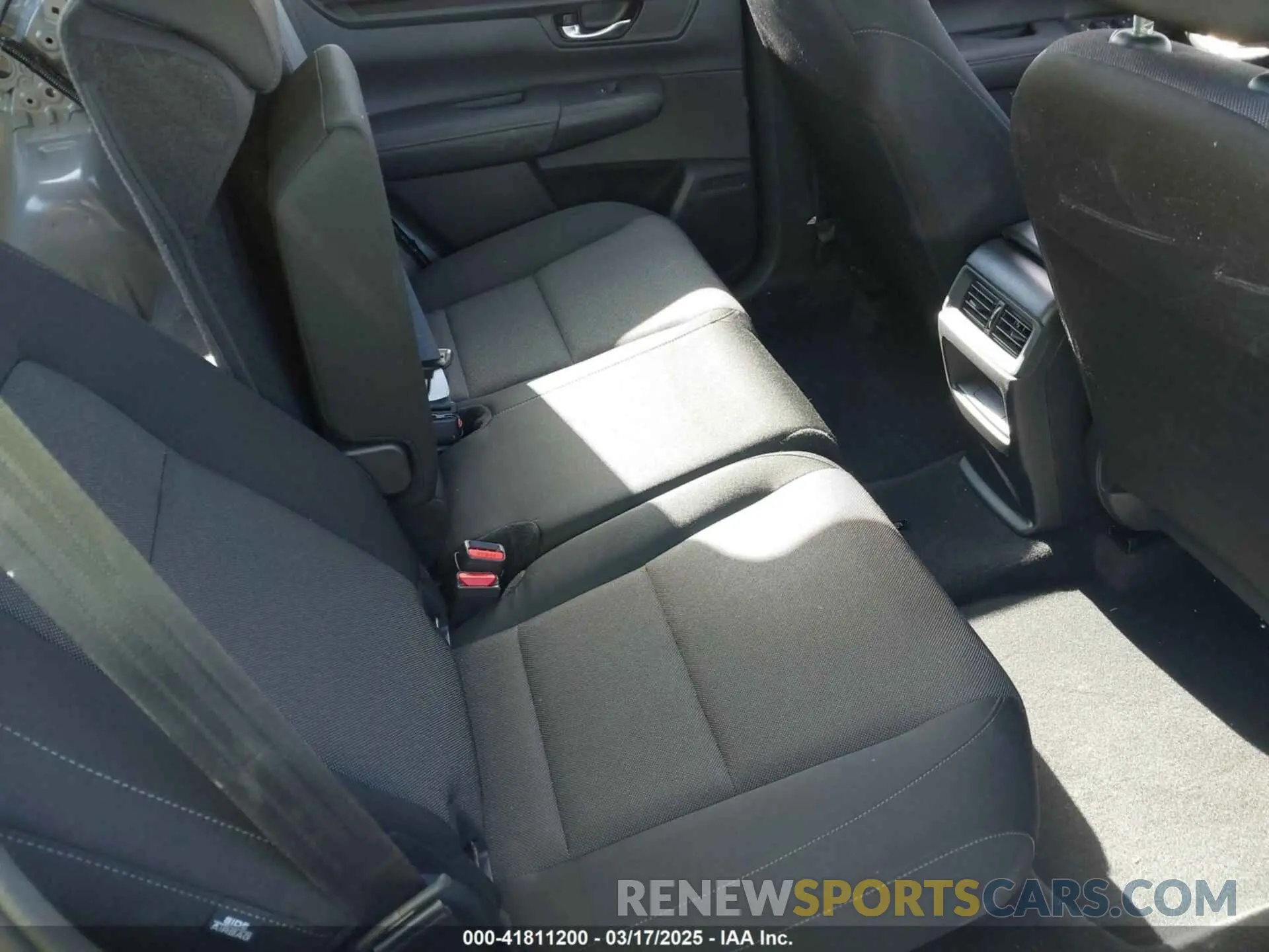 8 Photograph of a damaged car 2HKRS4H22RH420826 HONDA CR-V 2024