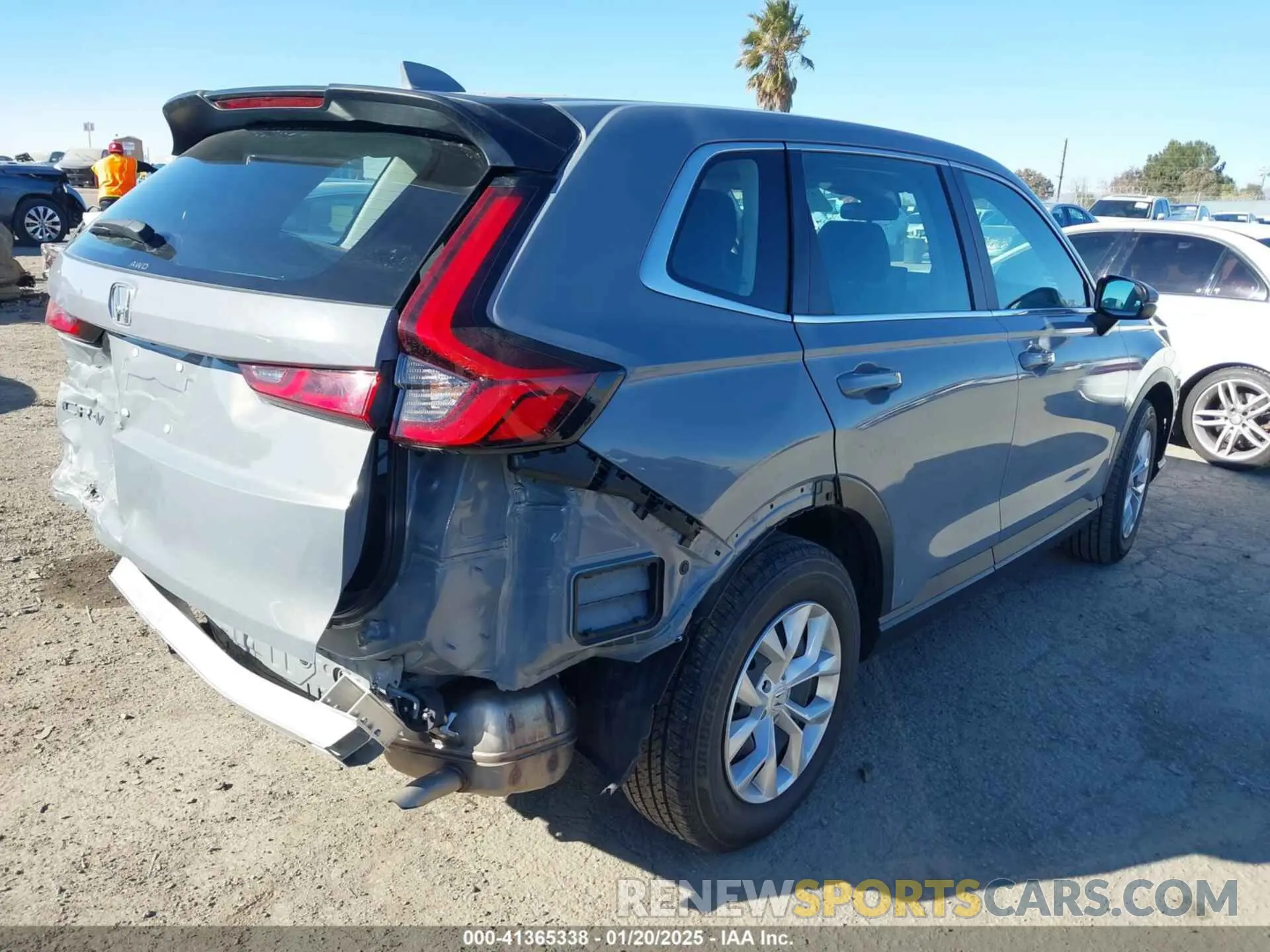 4 Photograph of a damaged car 2HKRS4H22RH427131 HONDA CR-V 2024