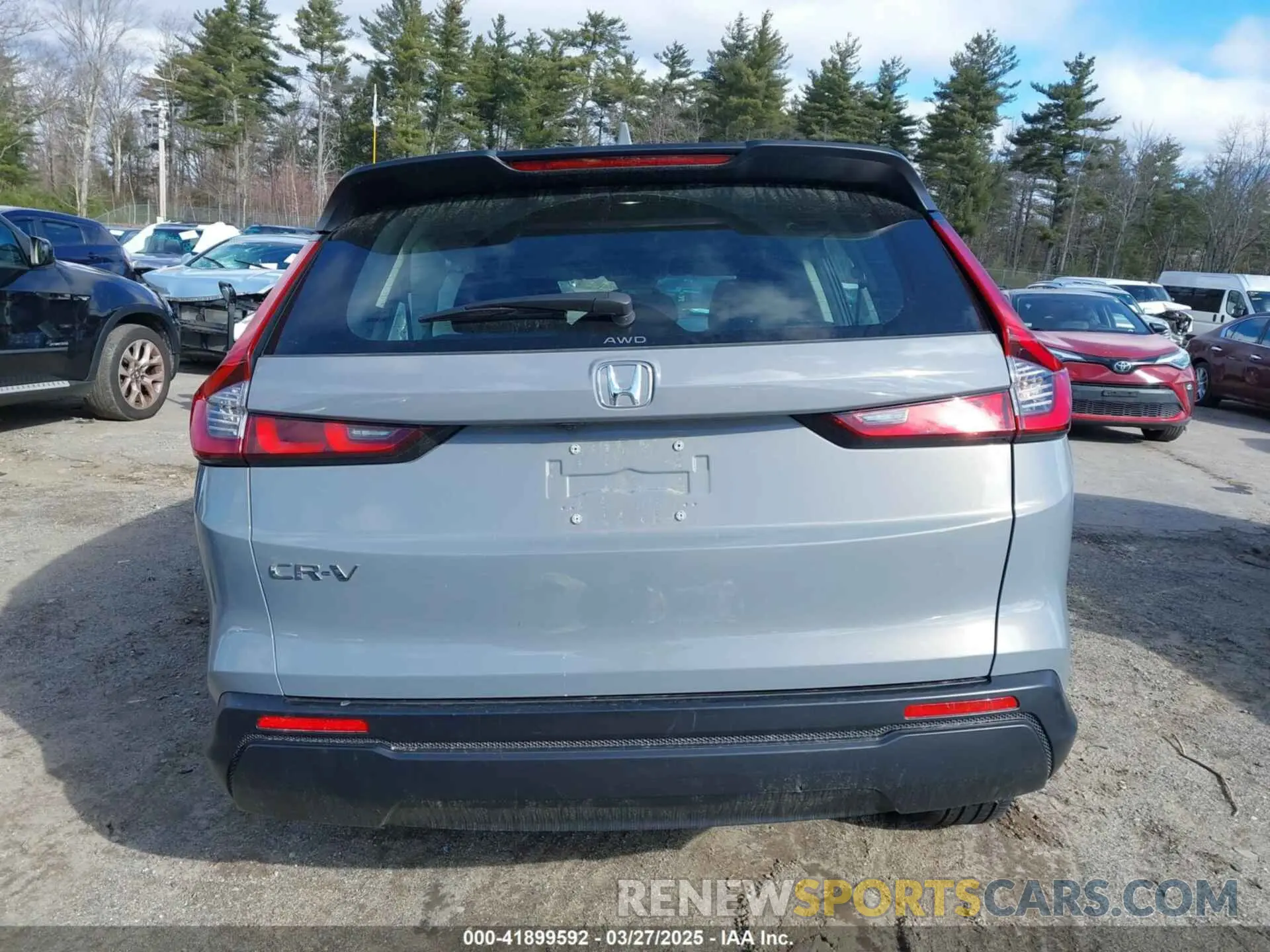 17 Photograph of a damaged car 2HKRS4H25RH430752 HONDA CR-V 2024