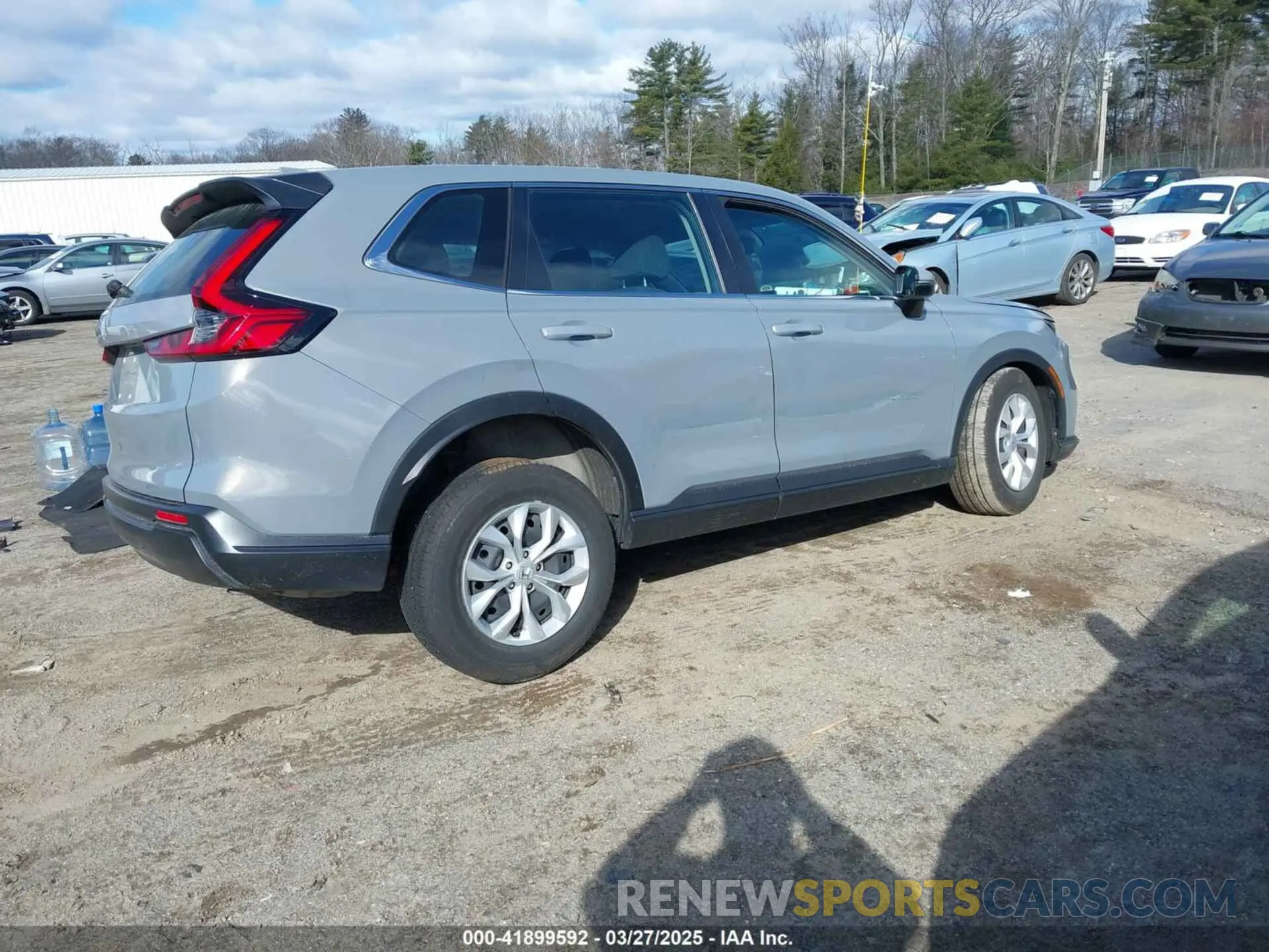 4 Photograph of a damaged car 2HKRS4H25RH430752 HONDA CR-V 2024