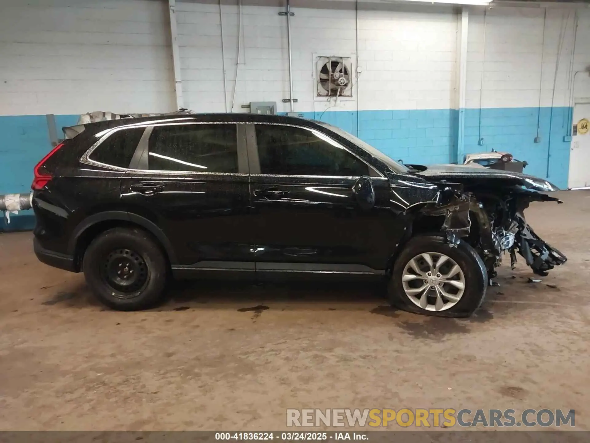 13 Photograph of a damaged car 2HKRS4H28RH425092 HONDA CR-V 2024