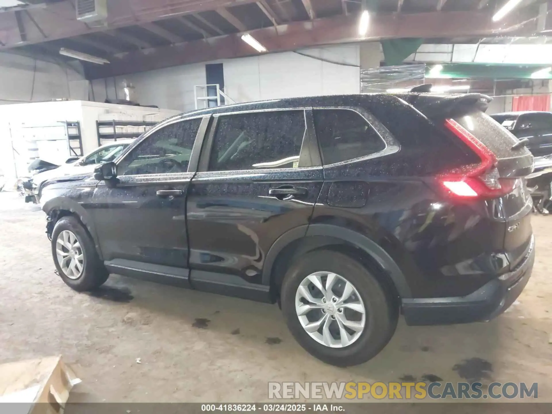 14 Photograph of a damaged car 2HKRS4H28RH425092 HONDA CR-V 2024