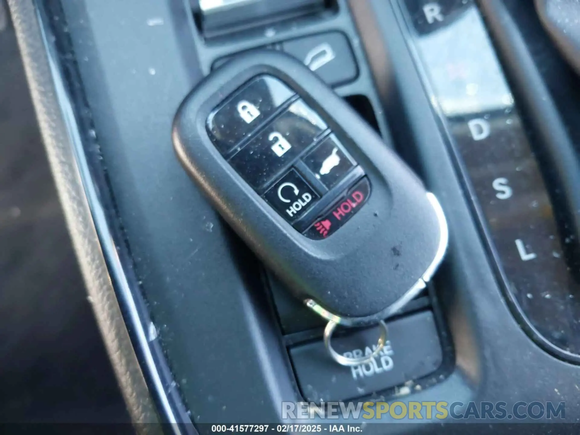 11 Photograph of a damaged car 2HKRS4H40RH431860 HONDA CR-V 2024