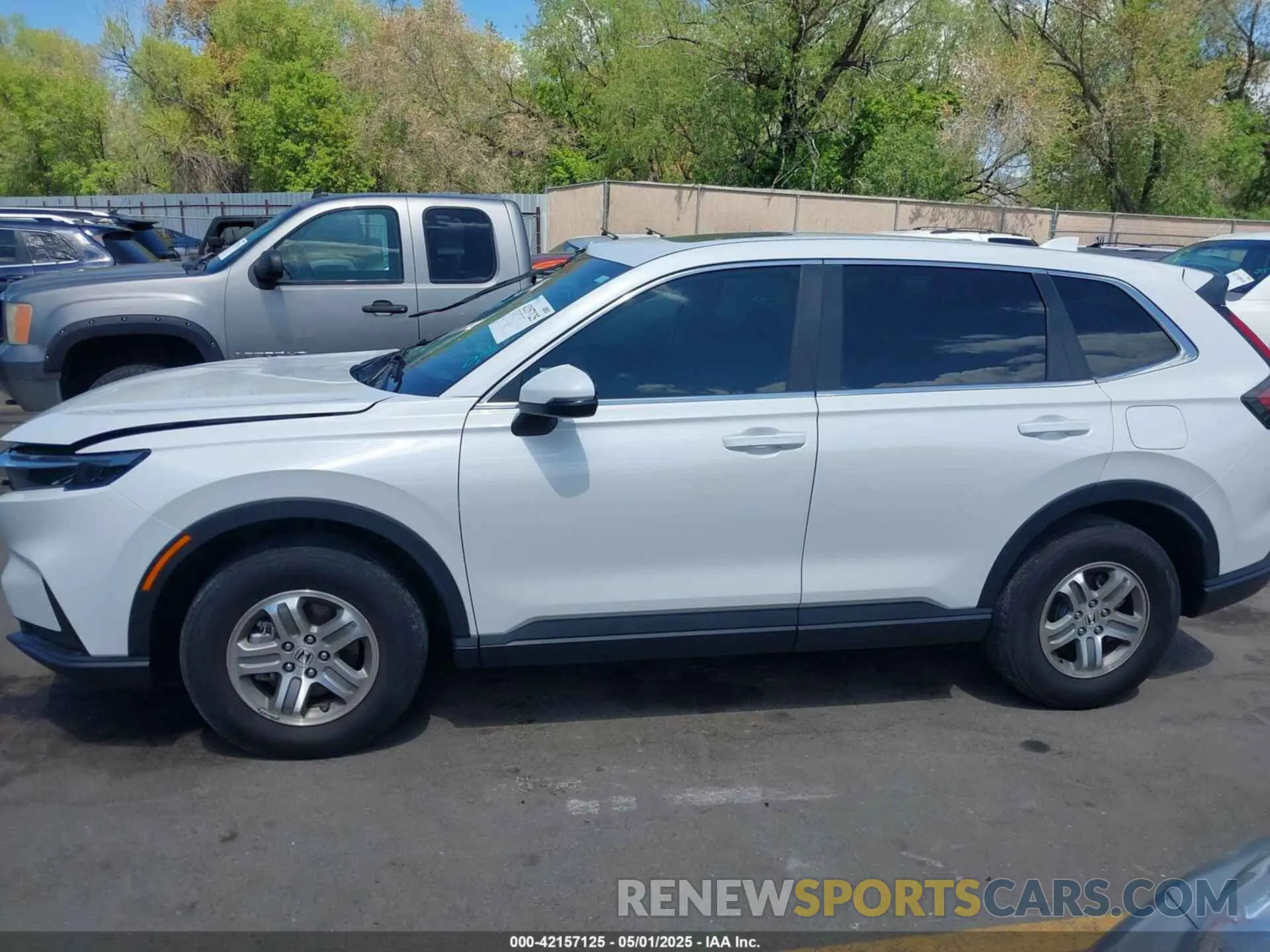 14 Photograph of a damaged car 2HKRS4H40RH442650 HONDA CR-V 2024