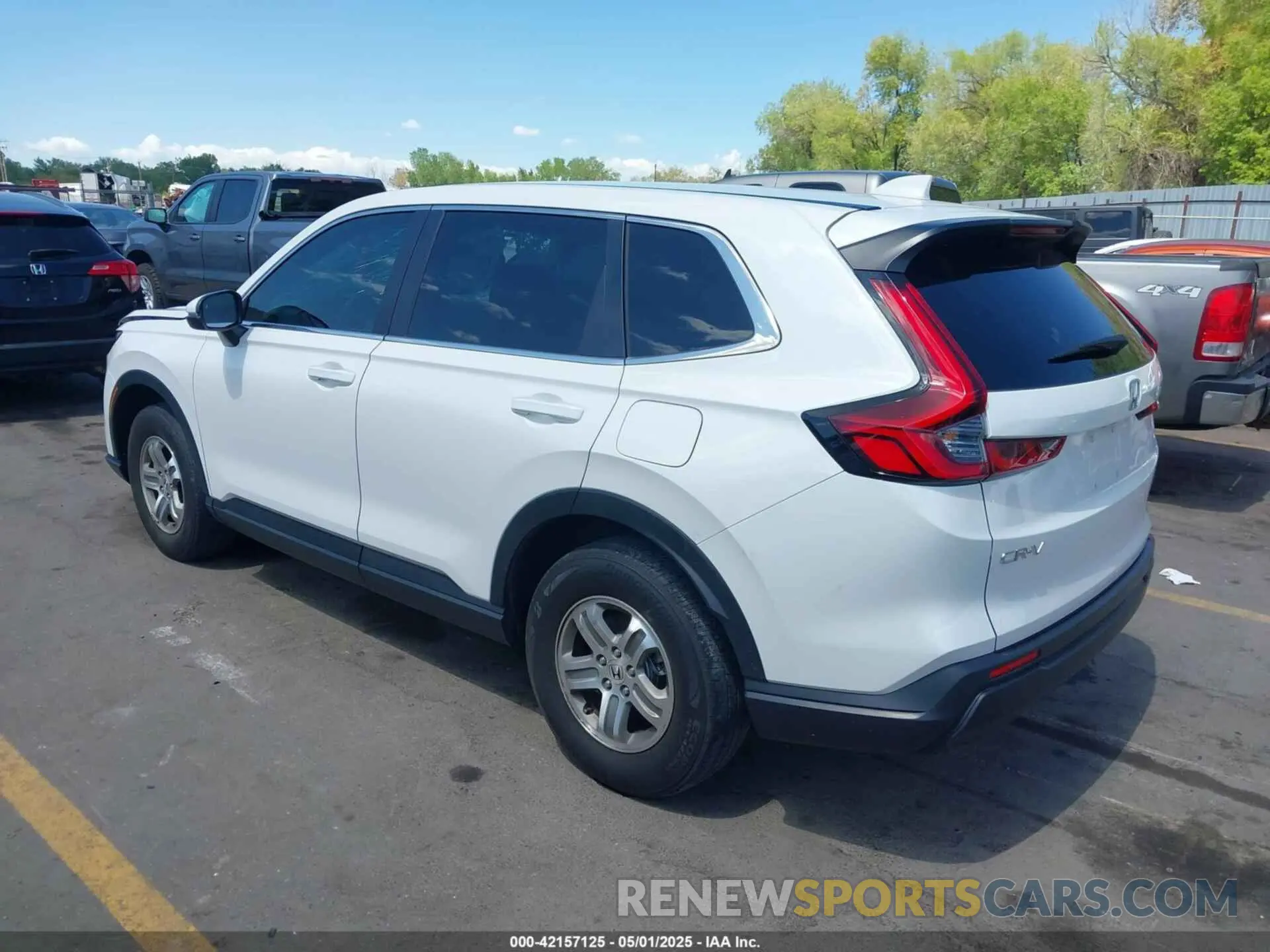 3 Photograph of a damaged car 2HKRS4H40RH442650 HONDA CR-V 2024
