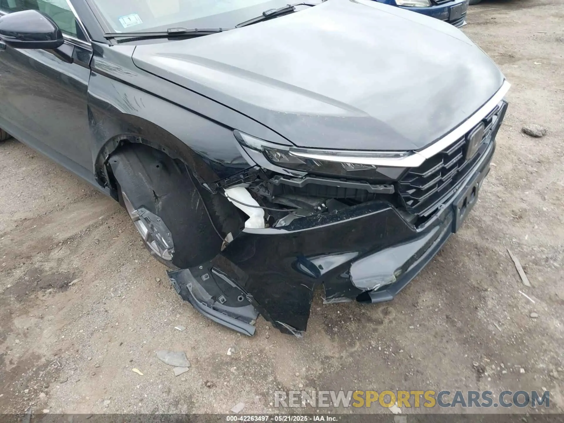 6 Photograph of a damaged car 2HKRS4H40RH454510 HONDA CR-V 2024