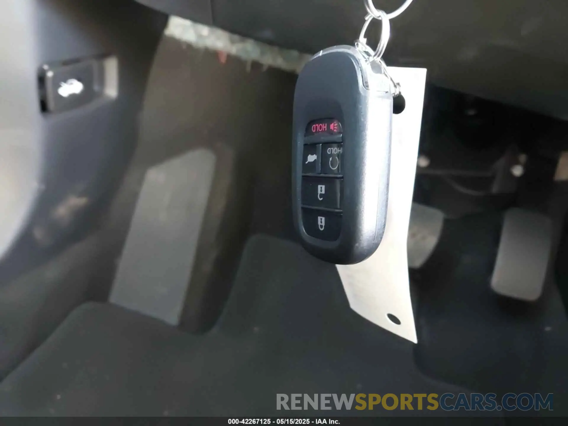 11 Photograph of a damaged car 2HKRS4H41RH418292 HONDA CR-V 2024