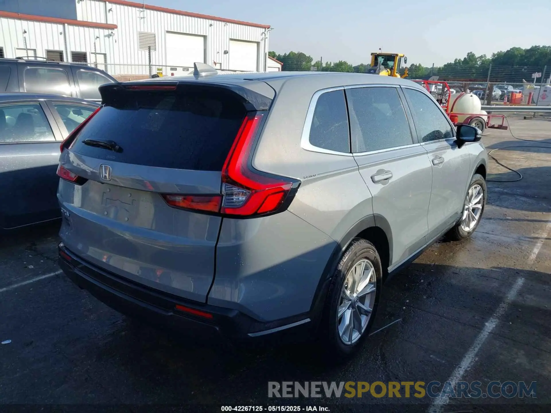 4 Photograph of a damaged car 2HKRS4H41RH418292 HONDA CR-V 2024