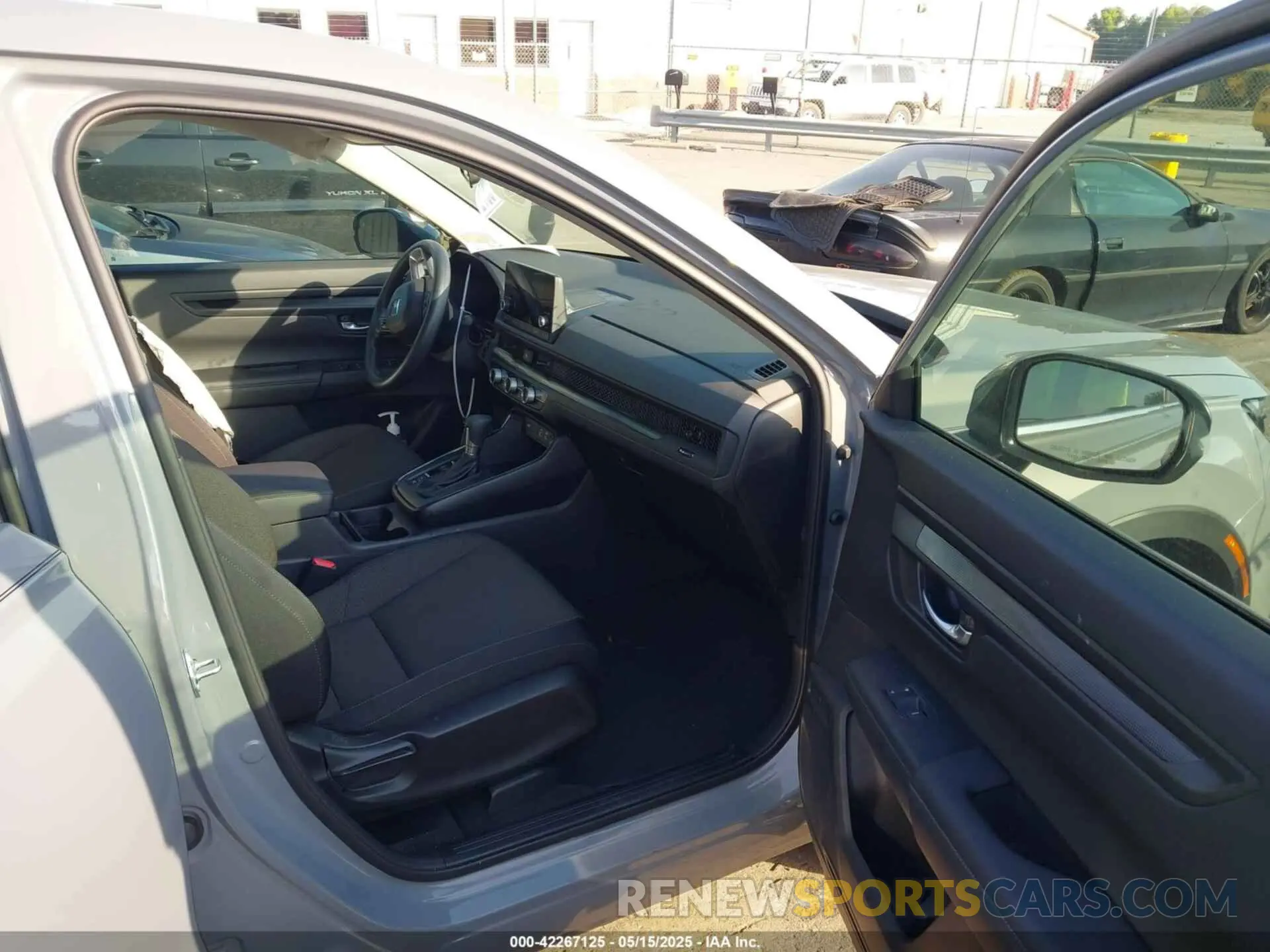 5 Photograph of a damaged car 2HKRS4H41RH418292 HONDA CR-V 2024