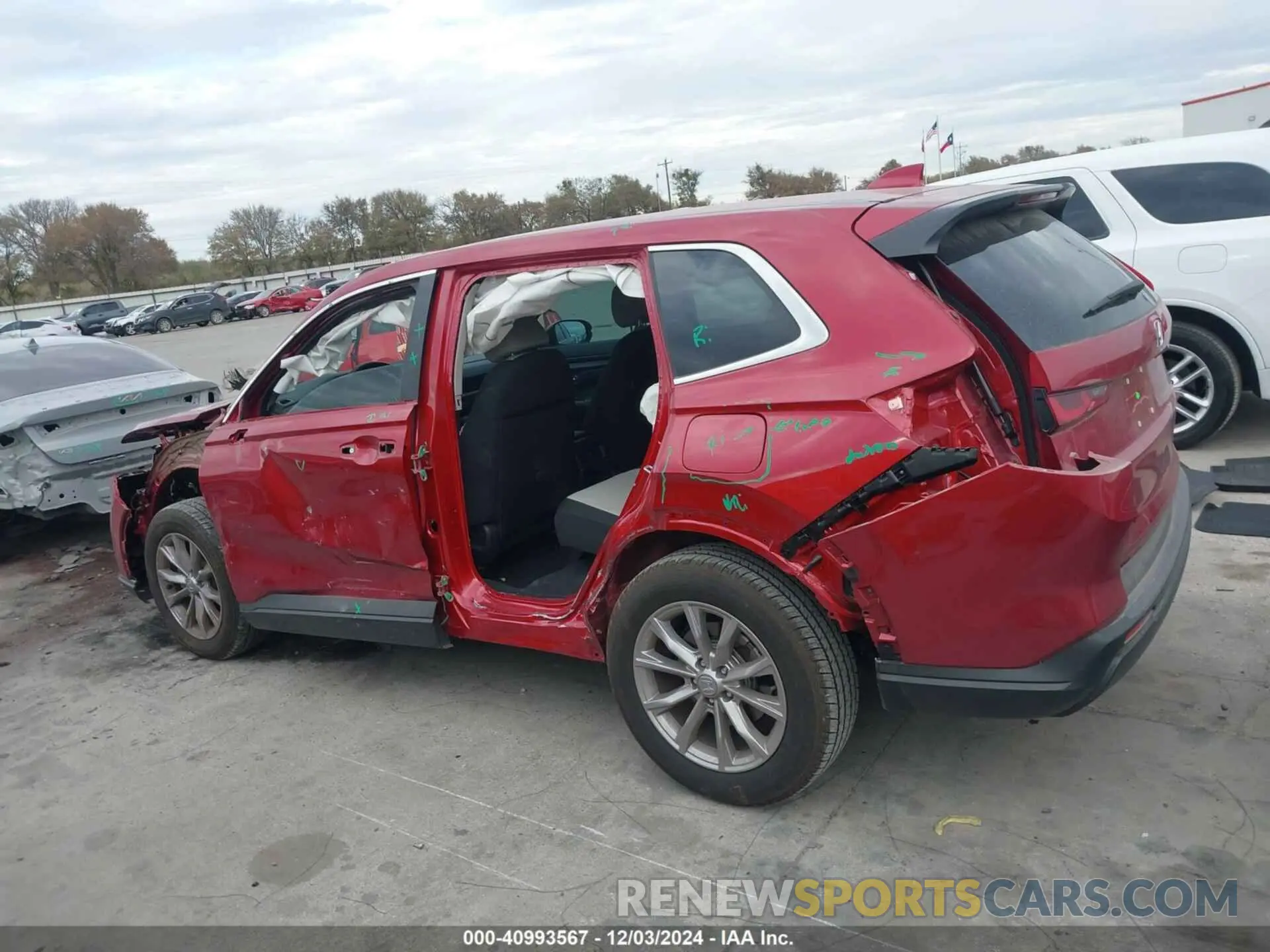 15 Photograph of a damaged car 2HKRS4H41RH438235 HONDA CR-V 2024