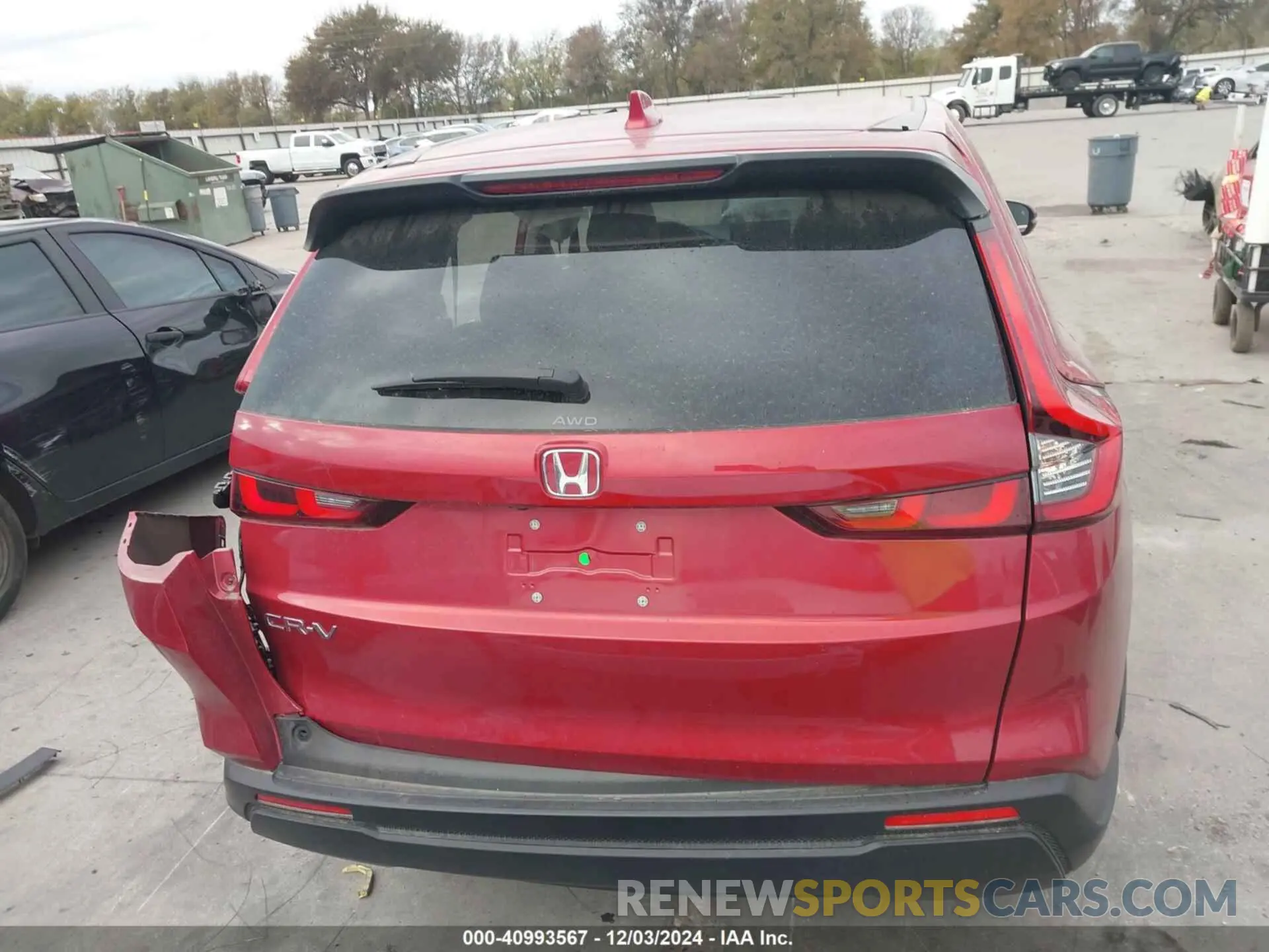 17 Photograph of a damaged car 2HKRS4H41RH438235 HONDA CR-V 2024