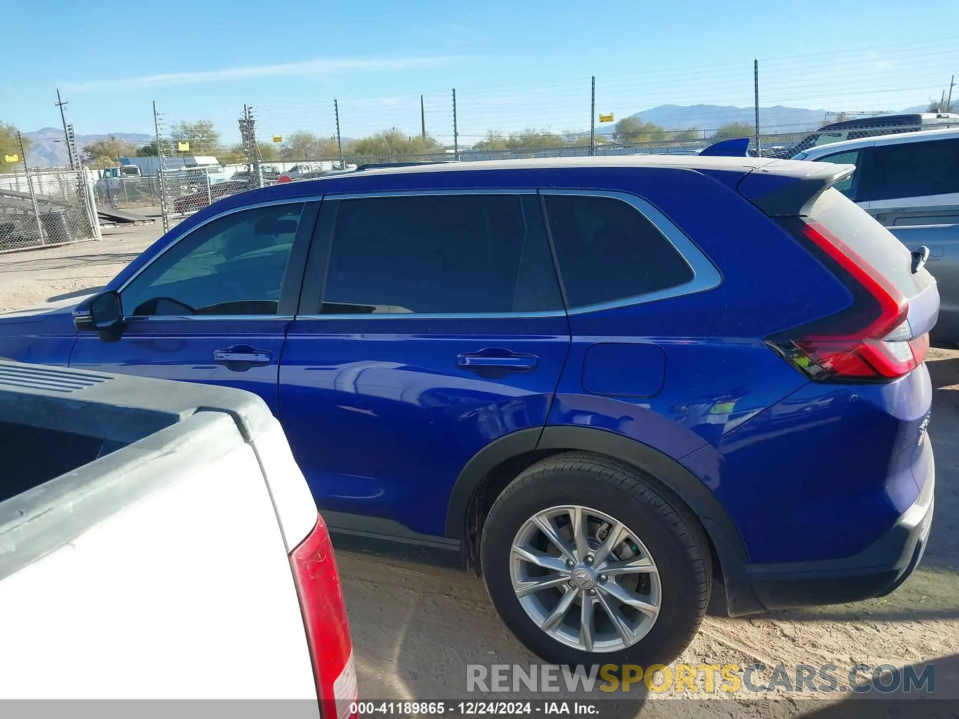 14 Photograph of a damaged car 2HKRS4H43RH443467 HONDA CR-V 2024