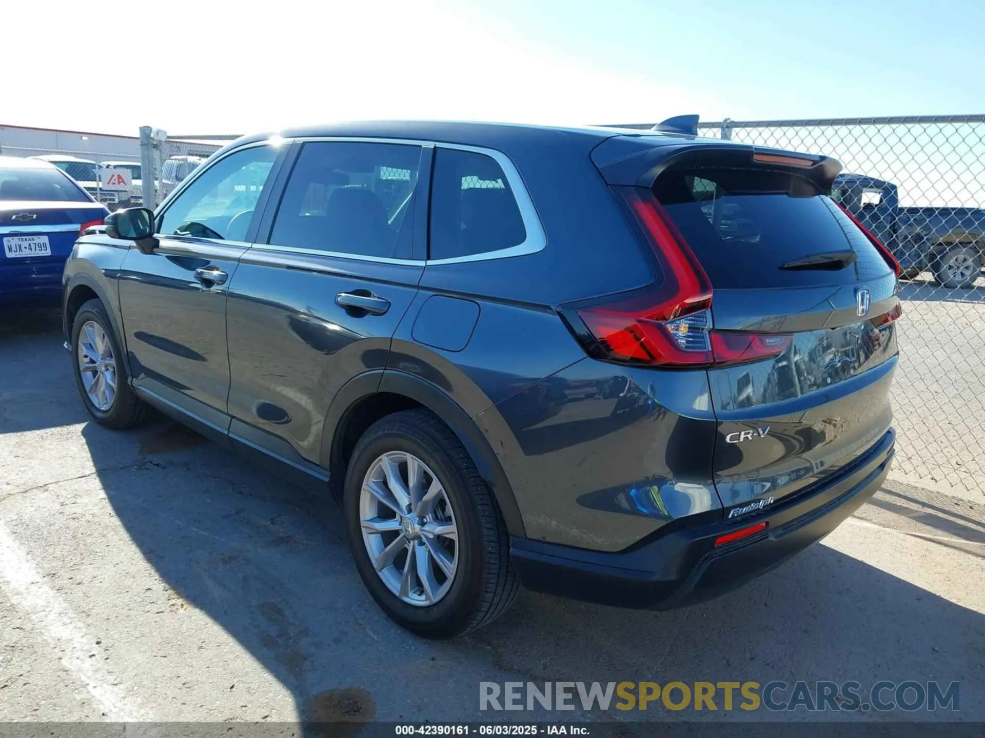 3 Photograph of a damaged car 2HKRS4H43RH448913 HONDA CR-V 2024