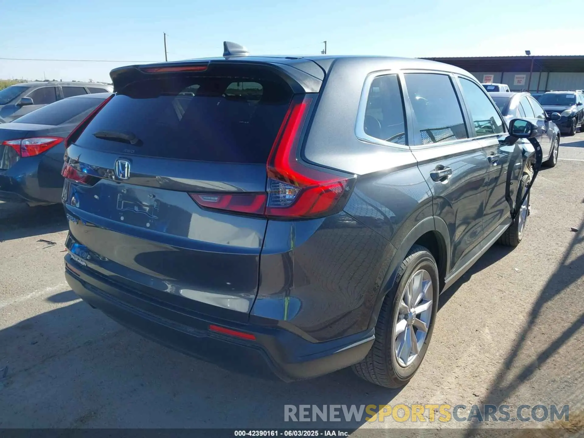 4 Photograph of a damaged car 2HKRS4H43RH448913 HONDA CR-V 2024