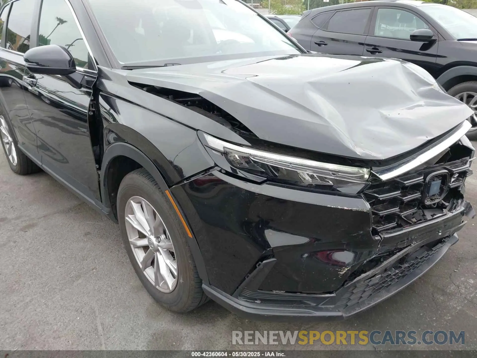 17 Photograph of a damaged car 2HKRS4H43RH464707 HONDA CR-V 2024