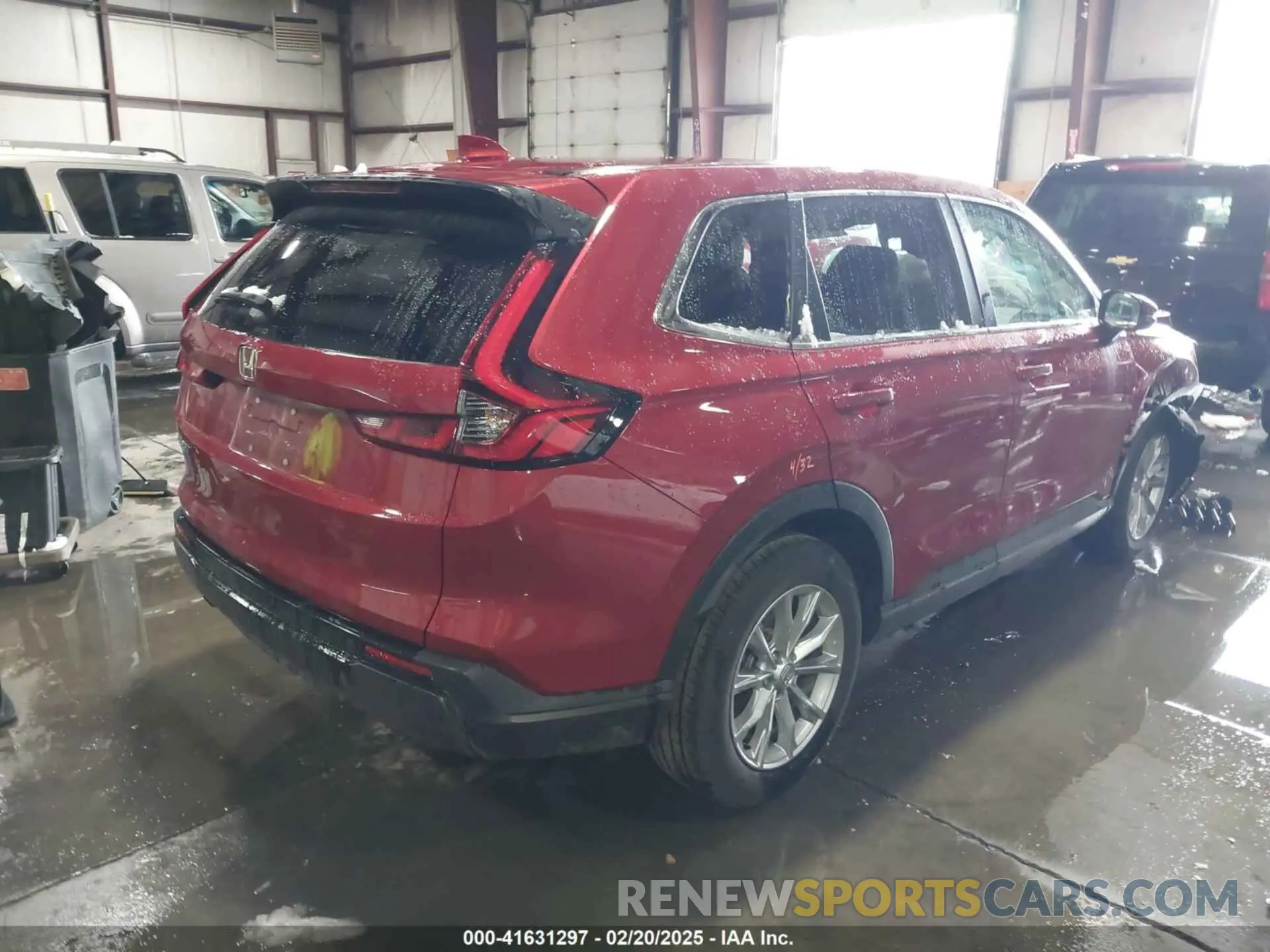 4 Photograph of a damaged car 2HKRS4H44RH413930 HONDA CR-V 2024
