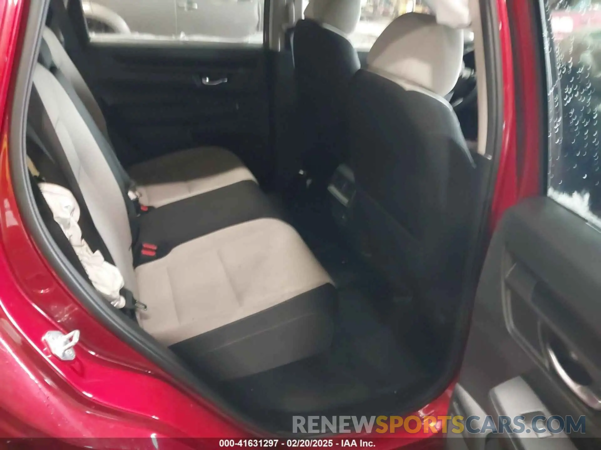 8 Photograph of a damaged car 2HKRS4H44RH413930 HONDA CR-V 2024
