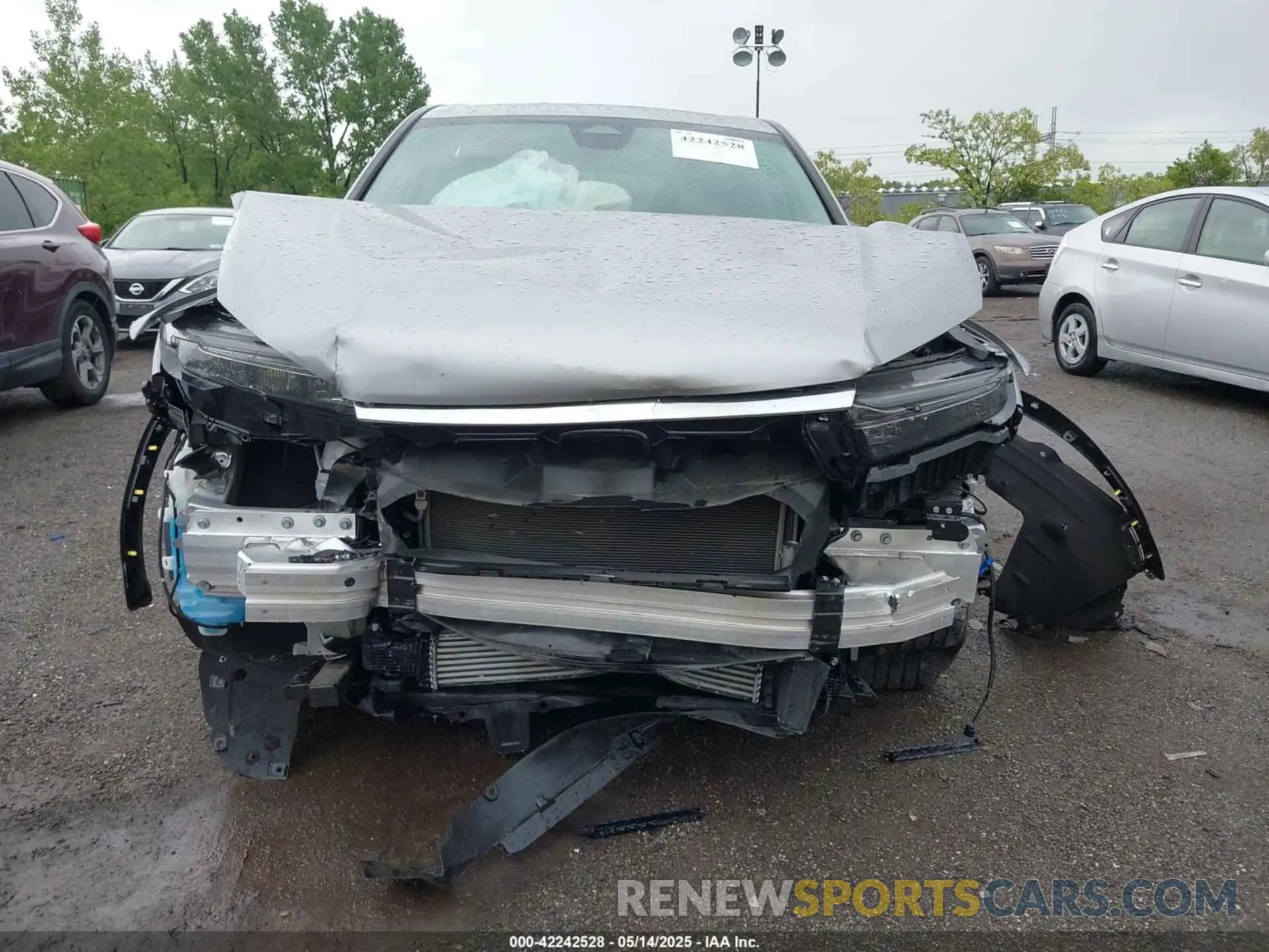 11 Photograph of a damaged car 2HKRS4H44RH433496 HONDA CR-V 2024