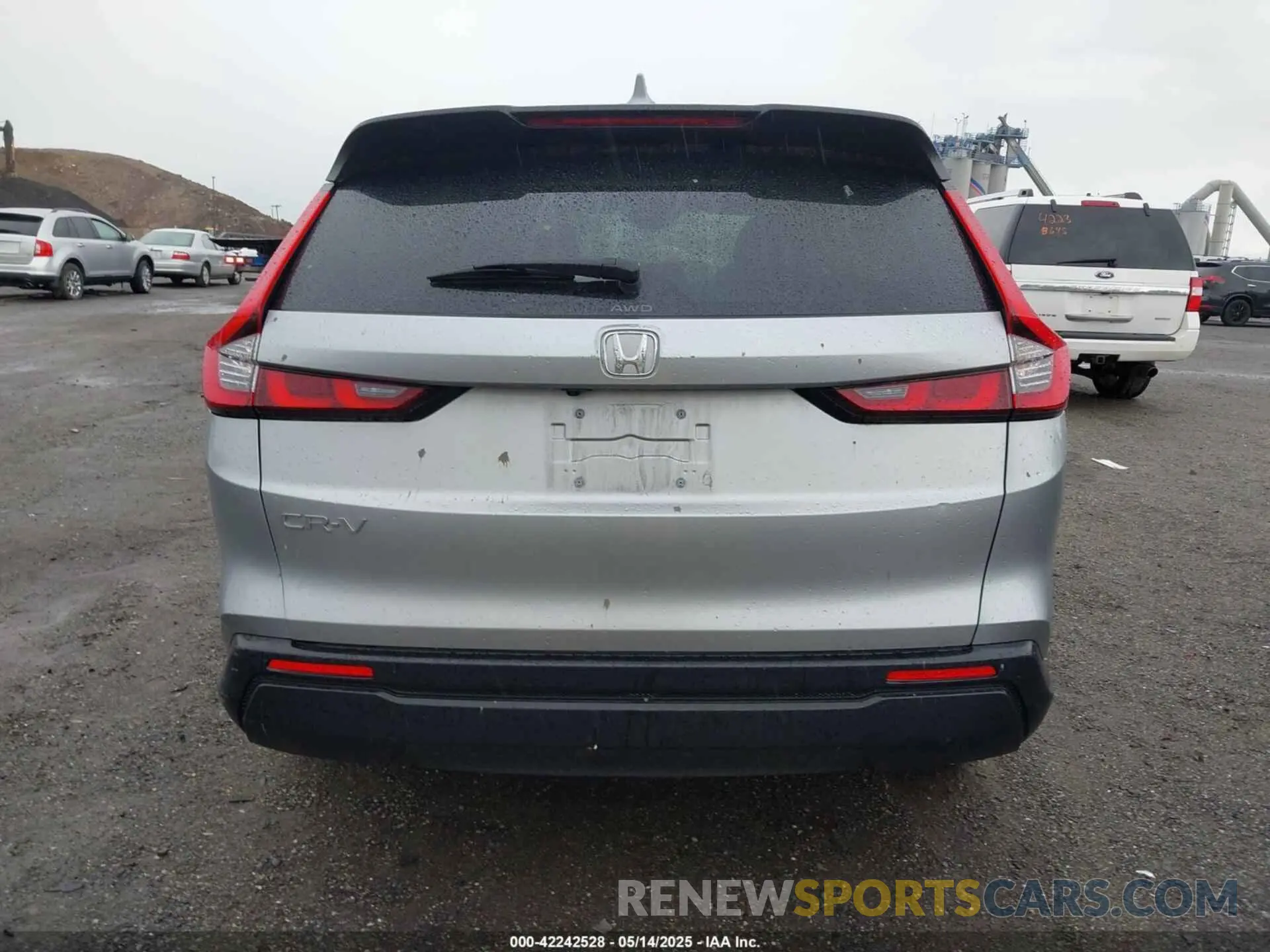 15 Photograph of a damaged car 2HKRS4H44RH433496 HONDA CR-V 2024