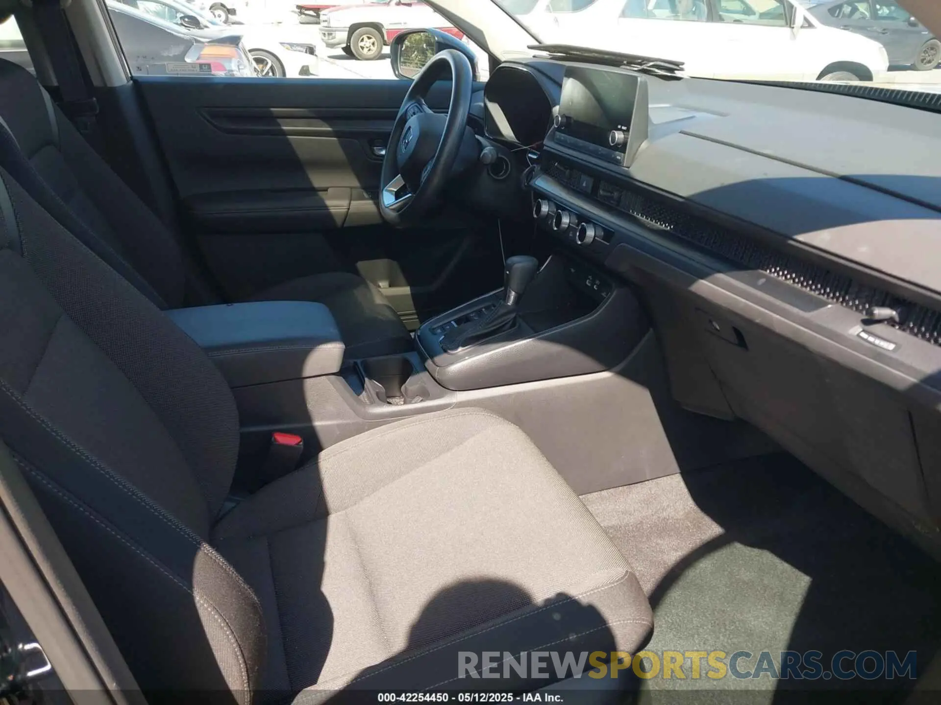 5 Photograph of a damaged car 2HKRS4H44RH435085 HONDA CR-V 2024