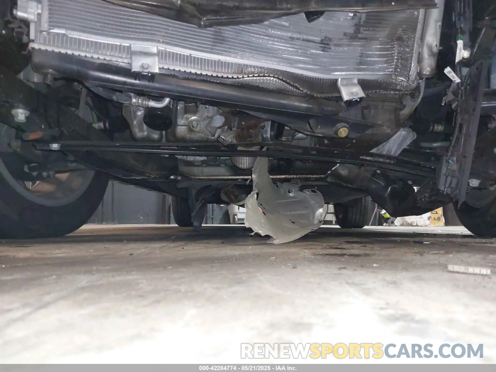 19 Photograph of a damaged car 2HKRS4H44RH455465 HONDA CR-V 2024
