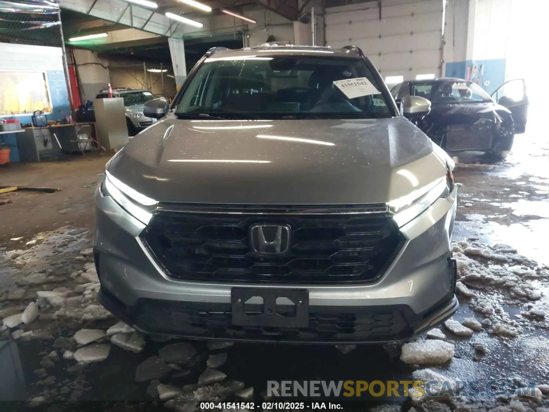 12 Photograph of a damaged car 2HKRS4H44RH461217 HONDA CR-V 2024