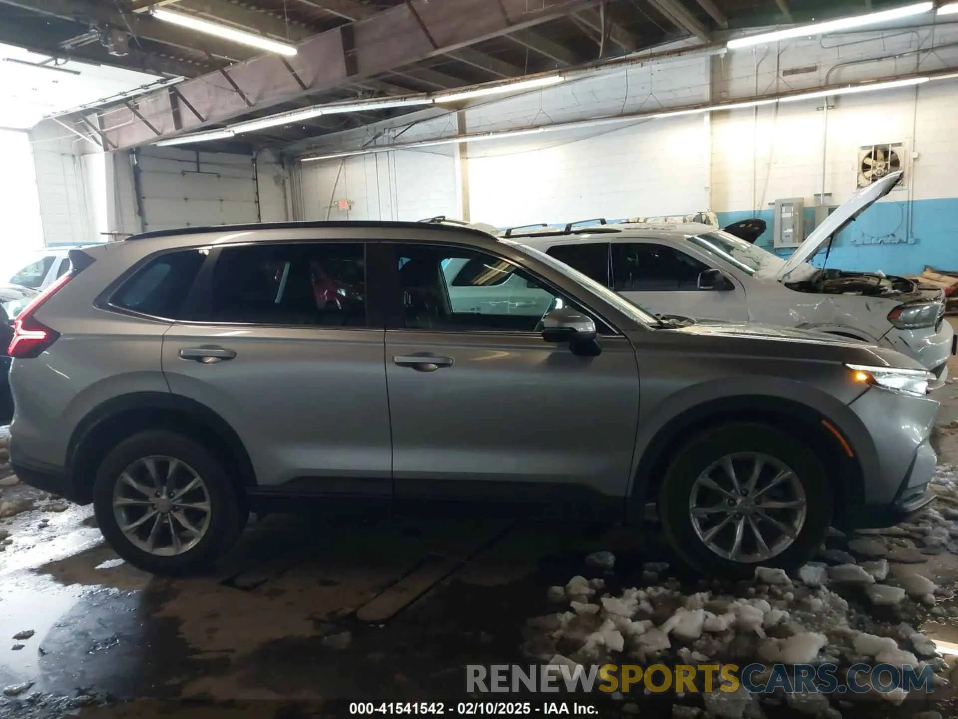 13 Photograph of a damaged car 2HKRS4H44RH461217 HONDA CR-V 2024