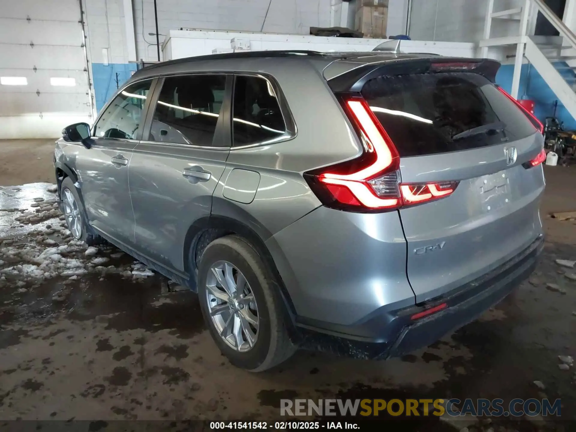 3 Photograph of a damaged car 2HKRS4H44RH461217 HONDA CR-V 2024