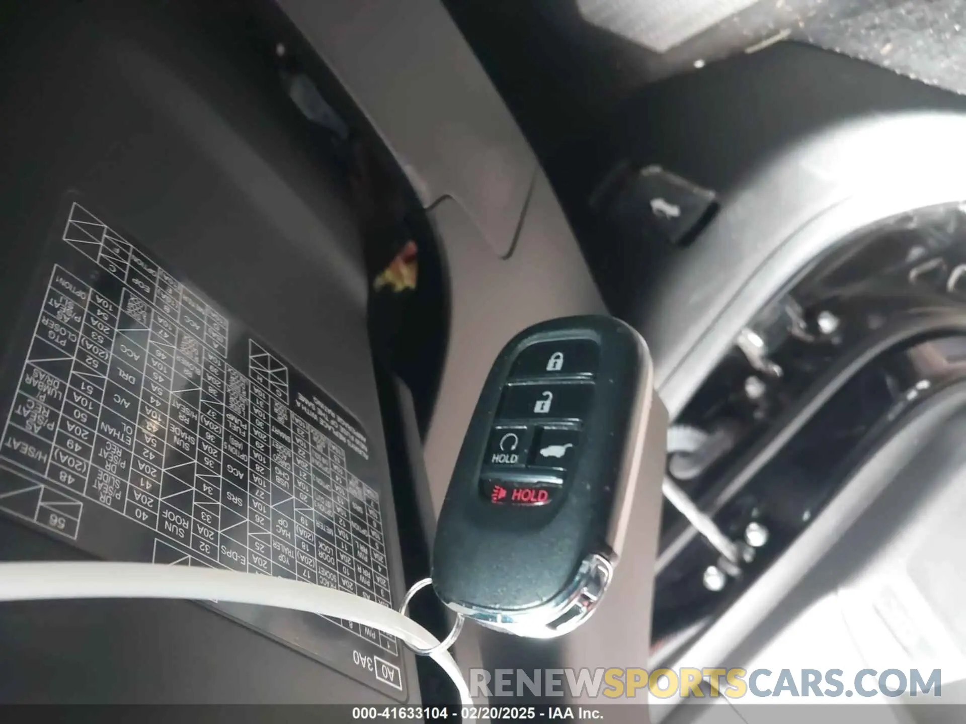 11 Photograph of a damaged car 2HKRS4H45RH456219 HONDA CR-V 2024