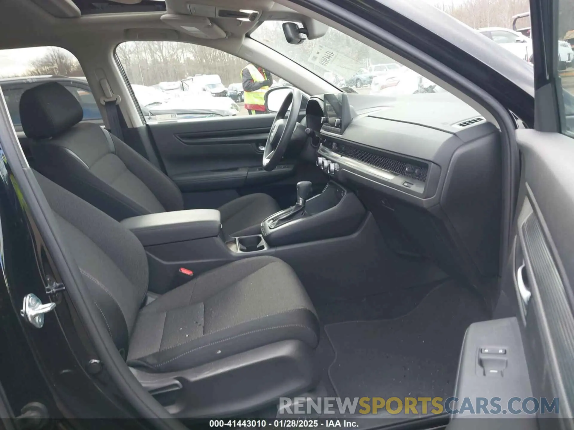 5 Photograph of a damaged car 2HKRS4H48RH414529 HONDA CR-V 2024