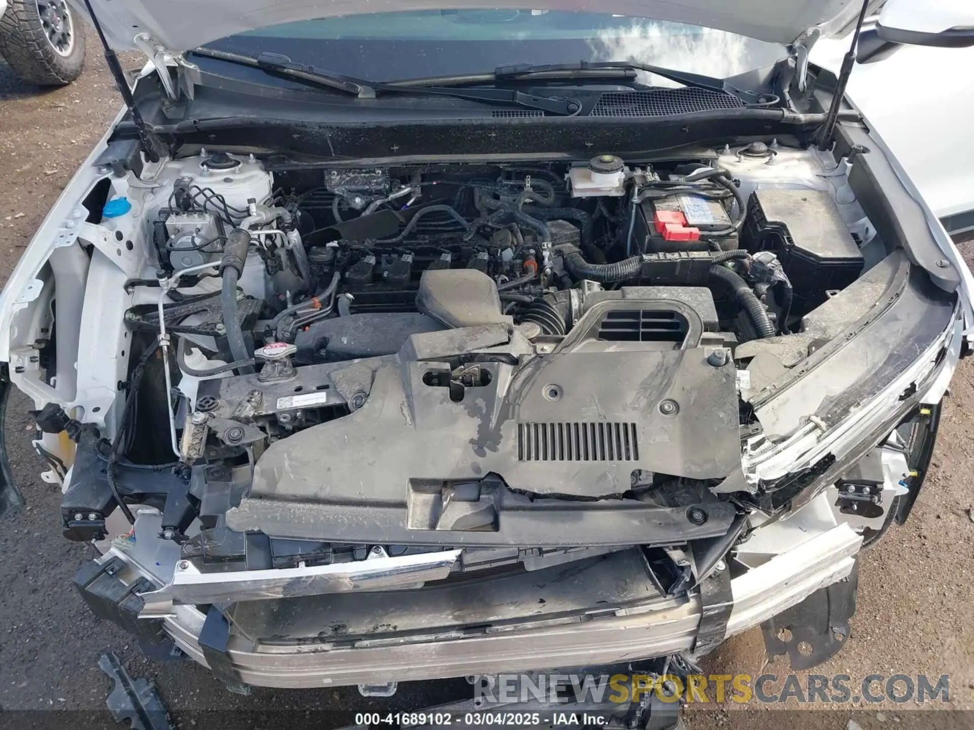 10 Photograph of a damaged car 2HKRS4H4XRH468334 HONDA CR-V 2024