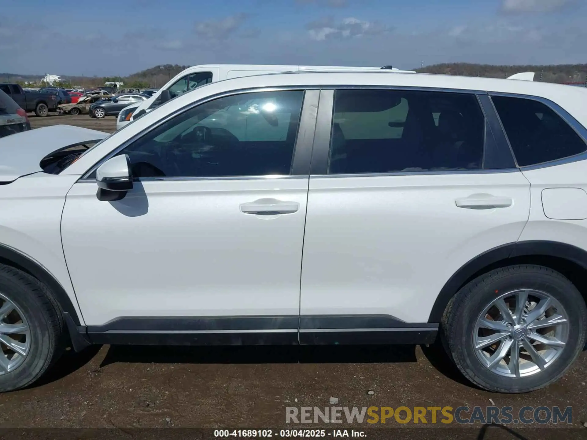 15 Photograph of a damaged car 2HKRS4H4XRH468334 HONDA CR-V 2024