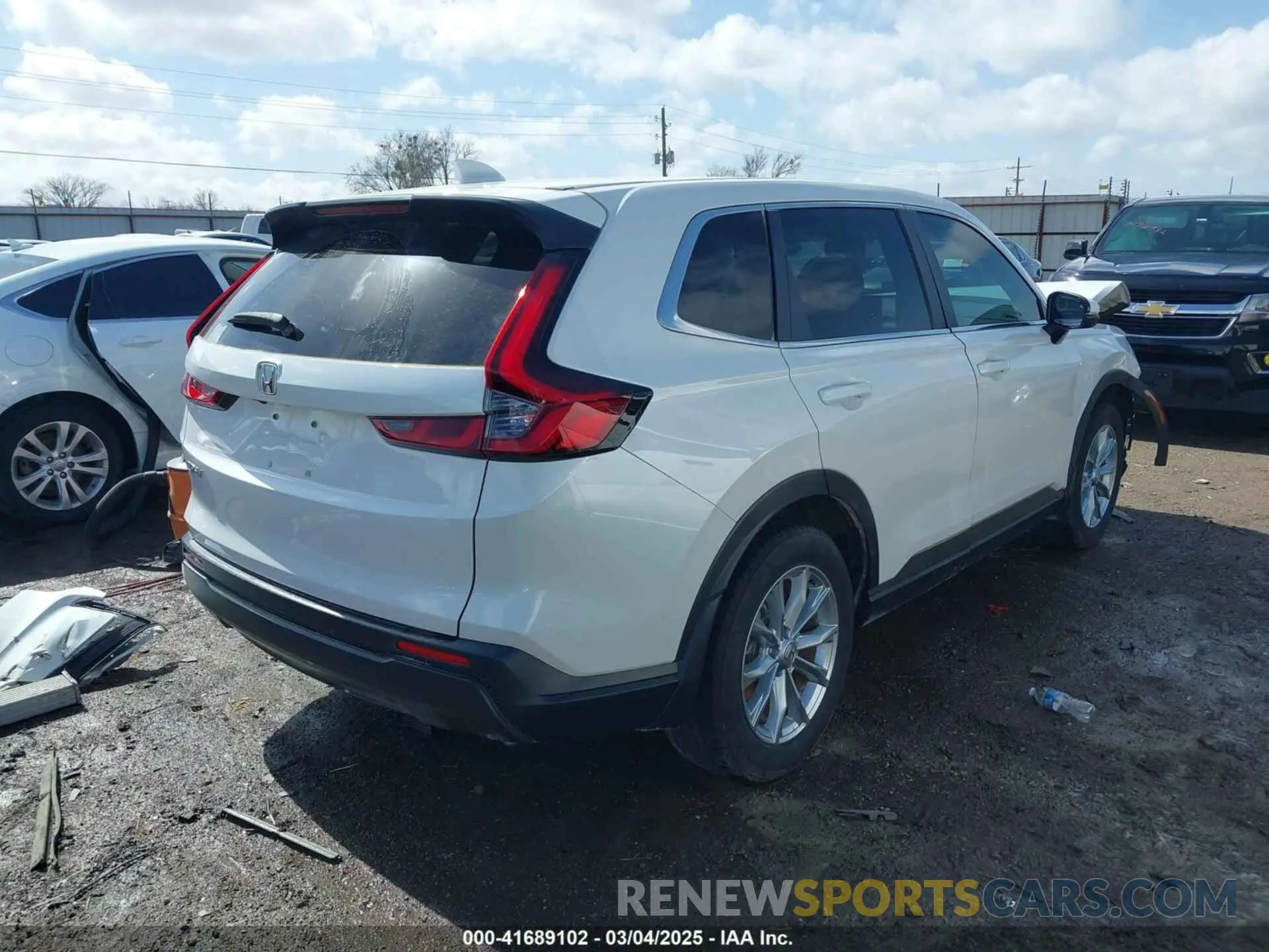 4 Photograph of a damaged car 2HKRS4H4XRH468334 HONDA CR-V 2024