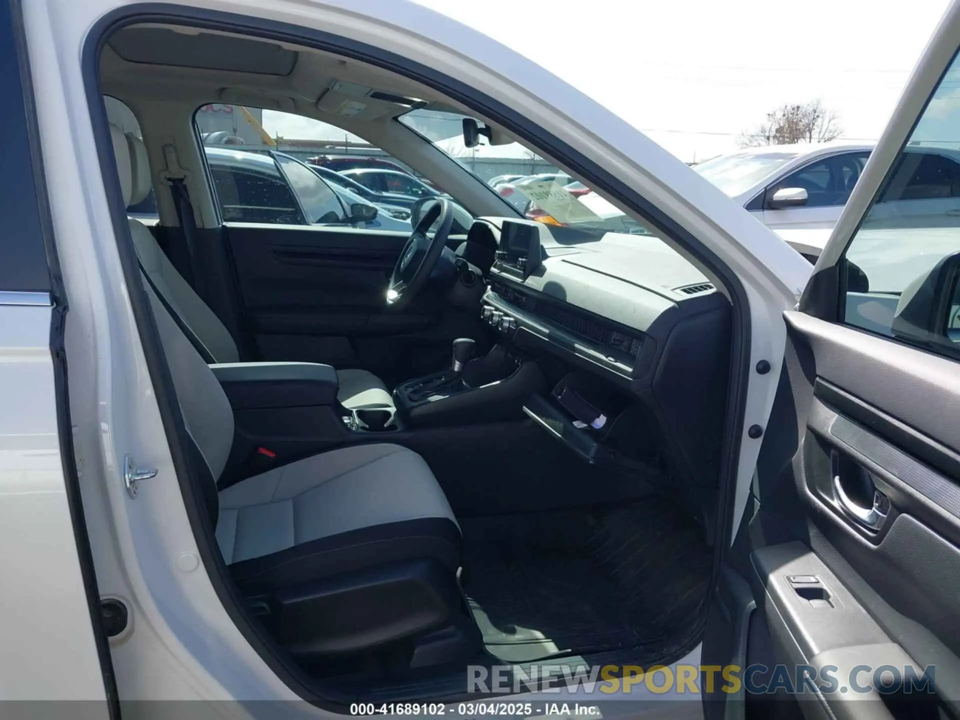5 Photograph of a damaged car 2HKRS4H4XRH468334 HONDA CR-V 2024