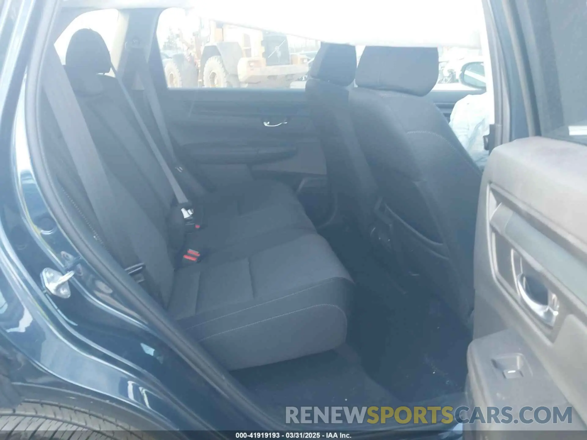 8 Photograph of a damaged car 2HKRS4H4XRH468852 HONDA CR-V 2024