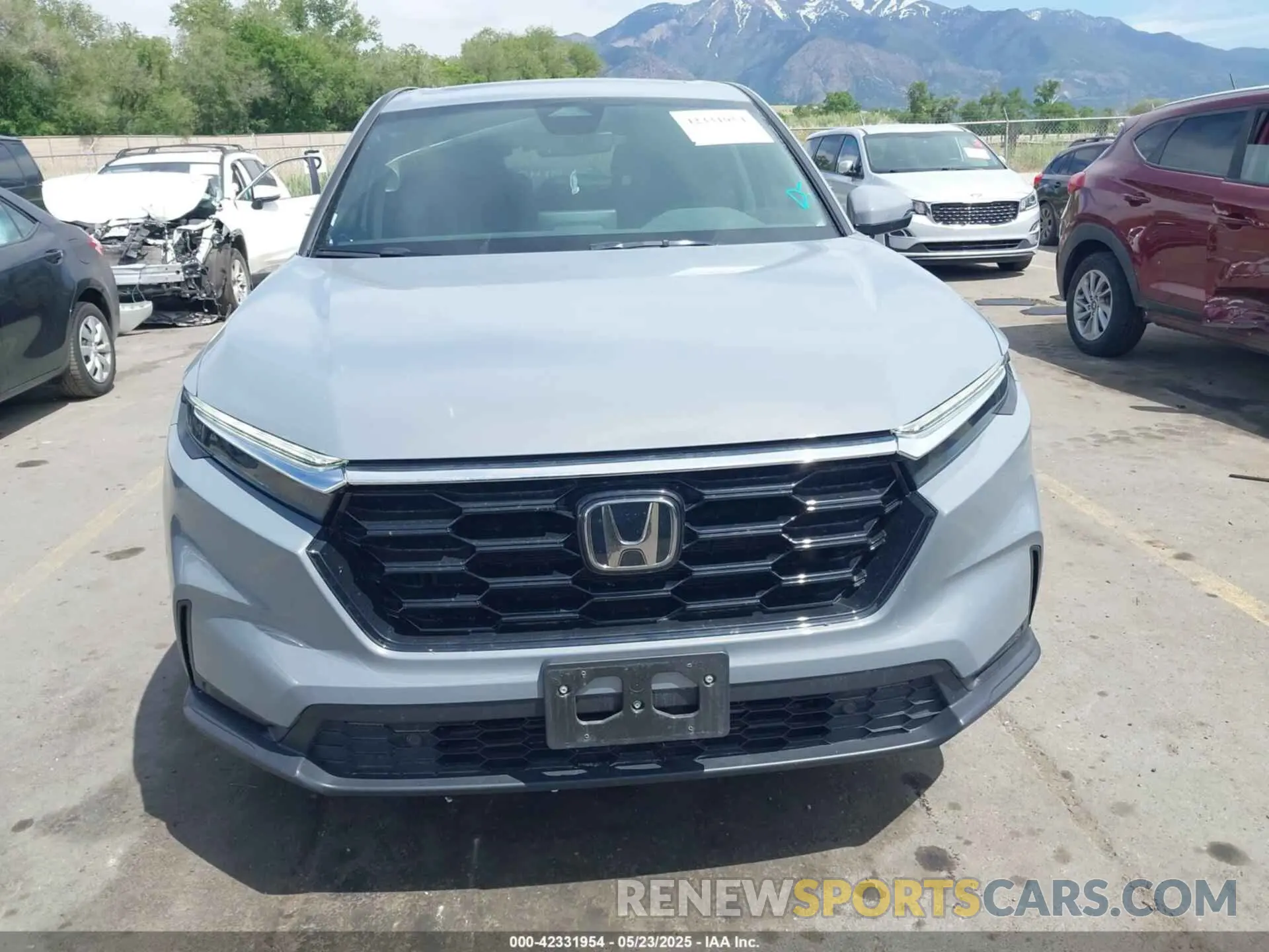 12 Photograph of a damaged car 2HKRS4H71RH416844 HONDA CR-V 2024